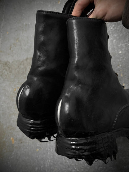 Carol Christian Poell ‘AM/2759SP-IN CORSS-PTC/010B’ Horse Leather Prosthetic Buckle Drip Boots detail | DRIEW GARMENTS