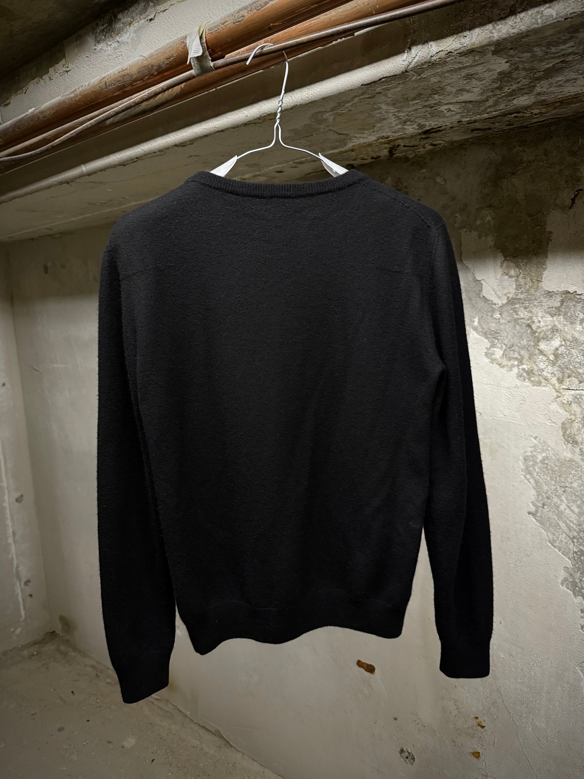 DIOR HOMME AW05-06 “IN THE MORNING” by Hedi Slimane Cashmere Crewneck Sweater detail | DRIEW GARMENTS
