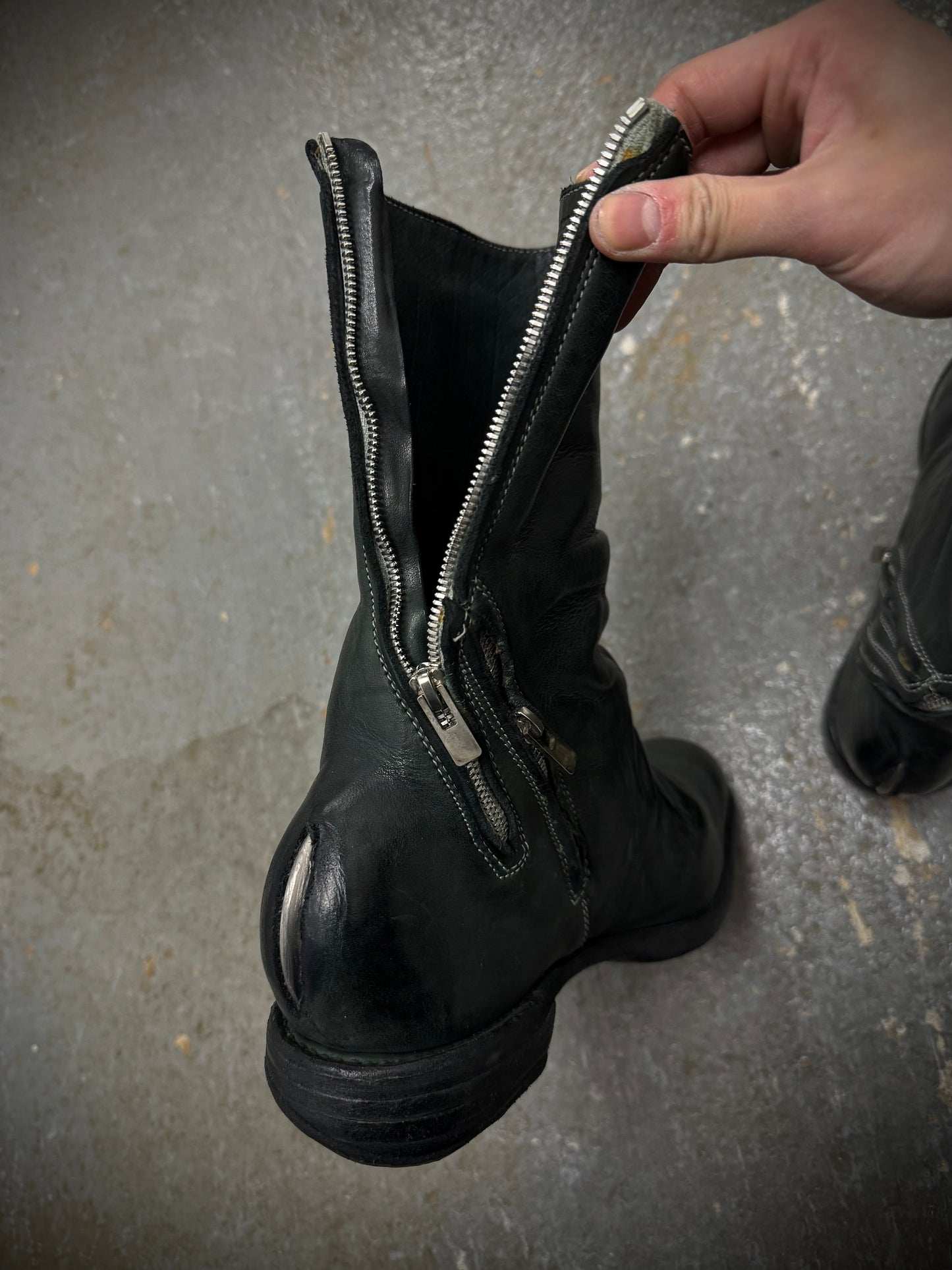 Carol Christian Poell 'AM/2757SP-IN CORSS-PTC/12' Object Dyed Goodyear Prosthetic Spur Biter Crimp Fr detail | DRIEW GARMENTS