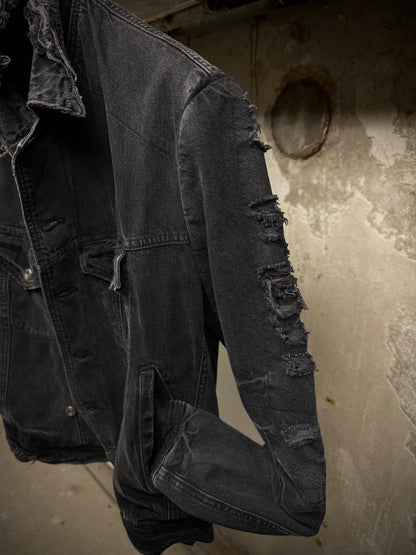 JULIUS _7 SS18 “Acid Glaciers;” Limited Edition Distressed 12oz Denim Trucker Jacket detail | DRIEW GARMENTS