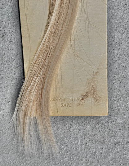 Carol Christian Poell SS06 "U-Turn" 'AM/2028 HAAR/2A’ Blonde Human Hair Tie