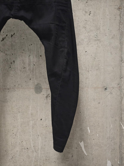 Julius_7 SS18 "APCLPS;” Drop-crotch J-Cut Coated Skinny Denim