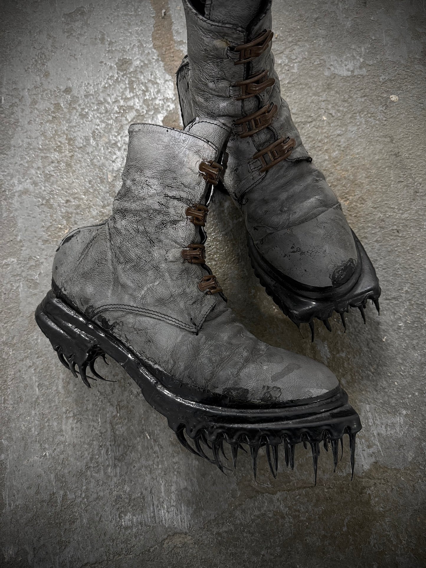 Carol Christian Poell ‘AM/2759P-IN XDERMA-PTC/010’ Reflective Kangaroo Leather Spur-Biter Prosthetic  detail | DRIEW GARMENTS