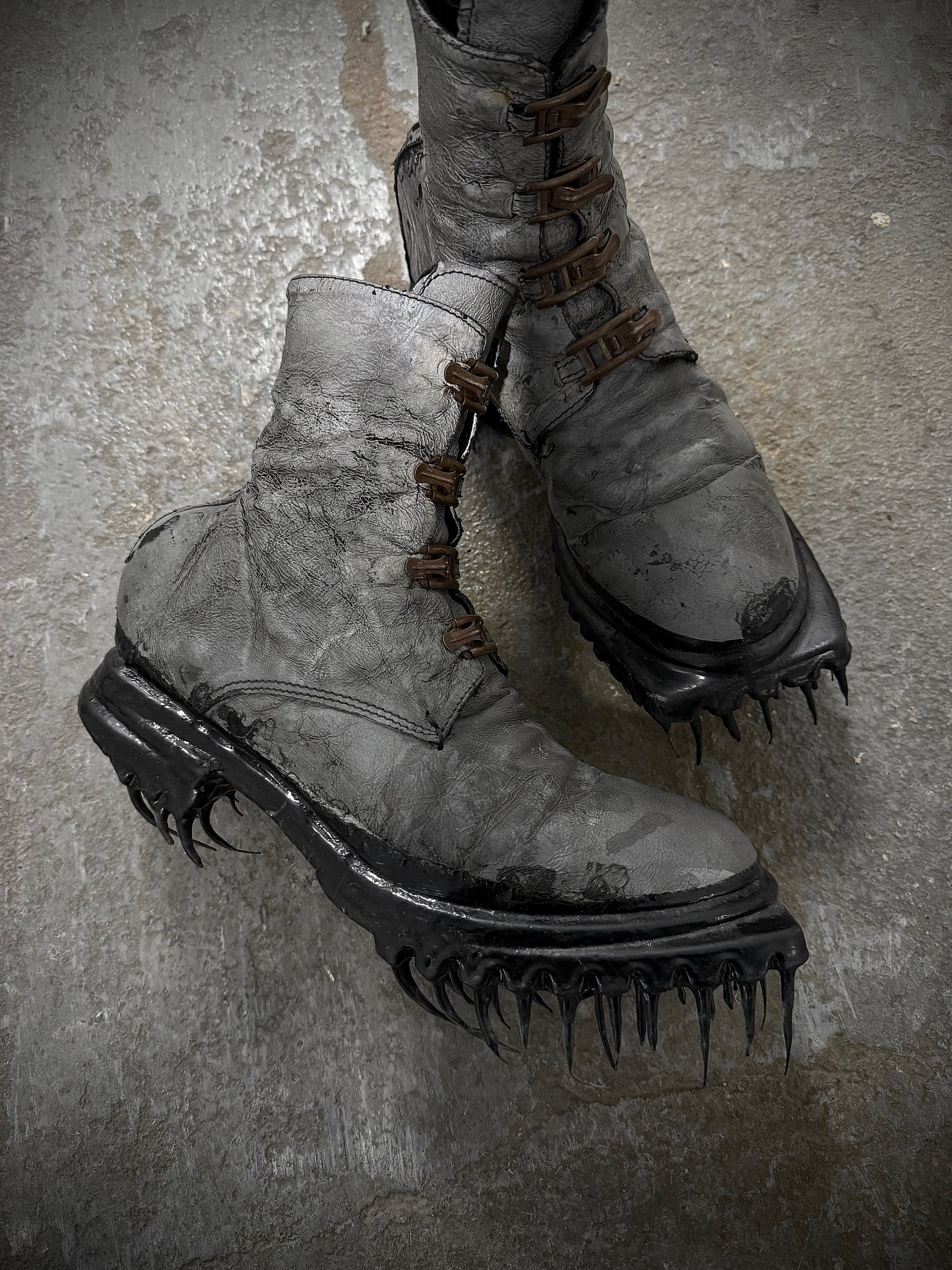 Carol Christian Poell ‘AM/2759P-IN XDERMA-PTC/010’ Reflective Kangaroo Leather Spur-Biter Prosthetic  detail | DRIEW GARMENTS