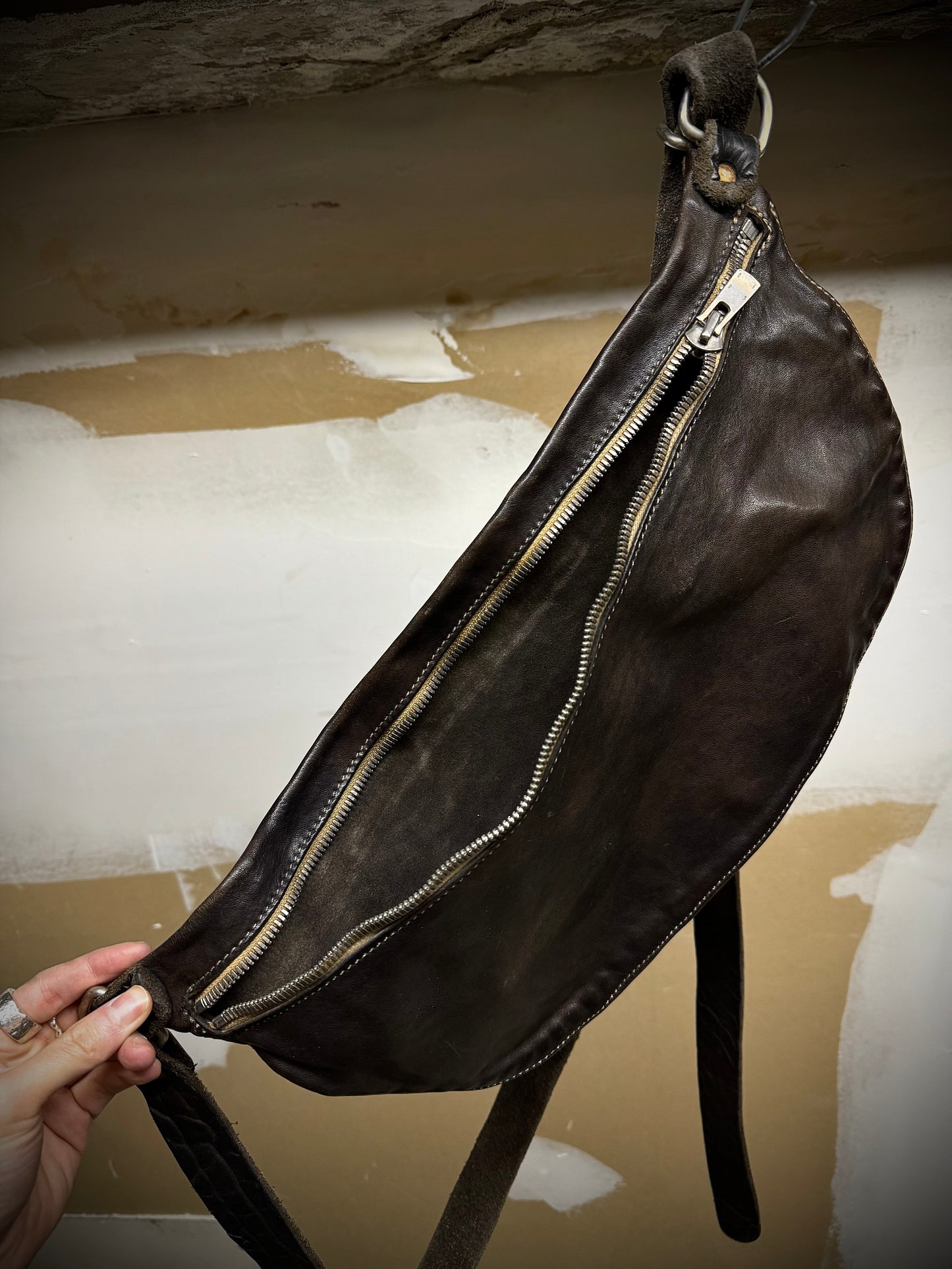 GUIDI ‘Q10M’ Brown Full-grain Horse Leather Shoulder Bag