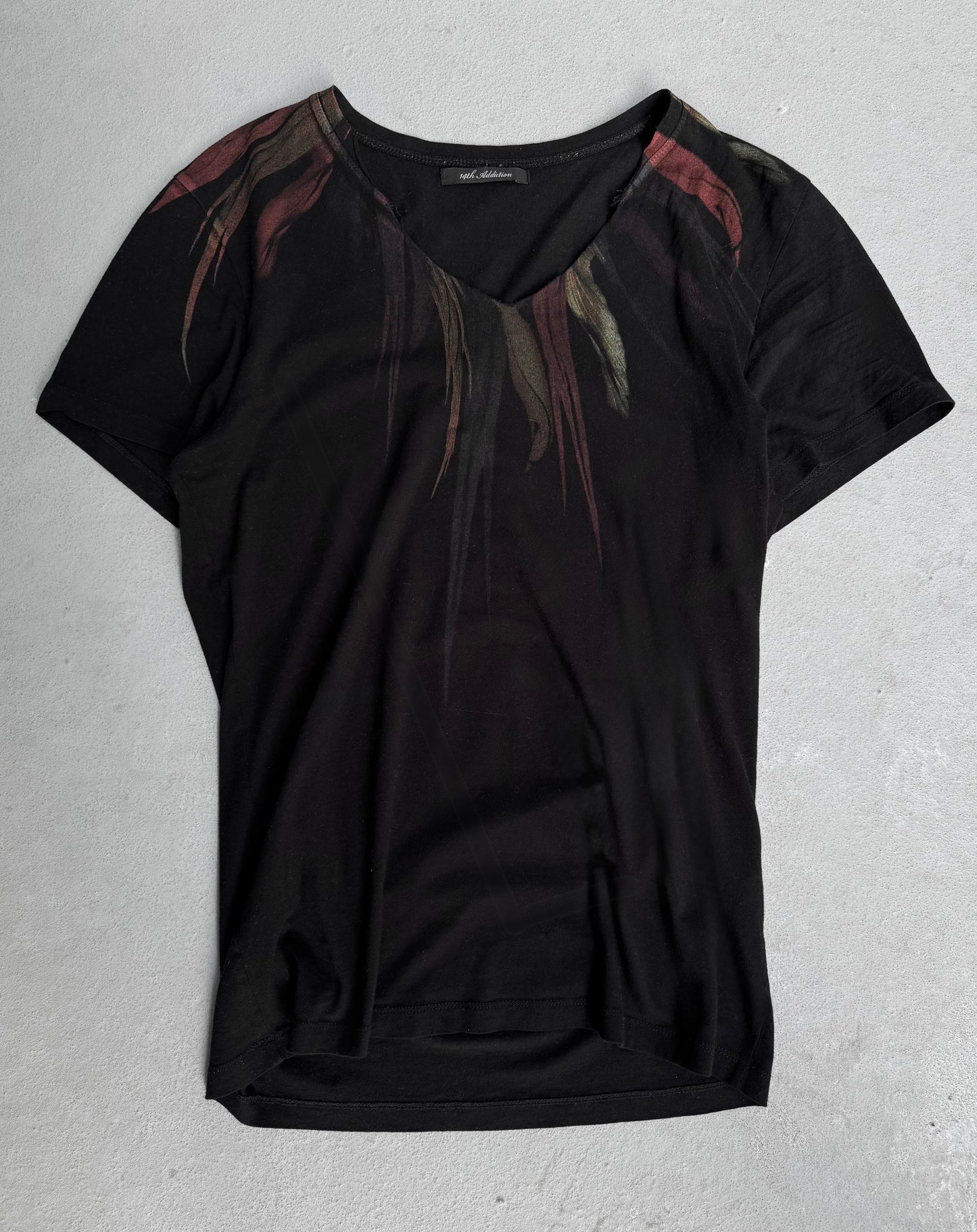 14th Addiction Early 00s ‘Feathers’  V-neck T-shirt