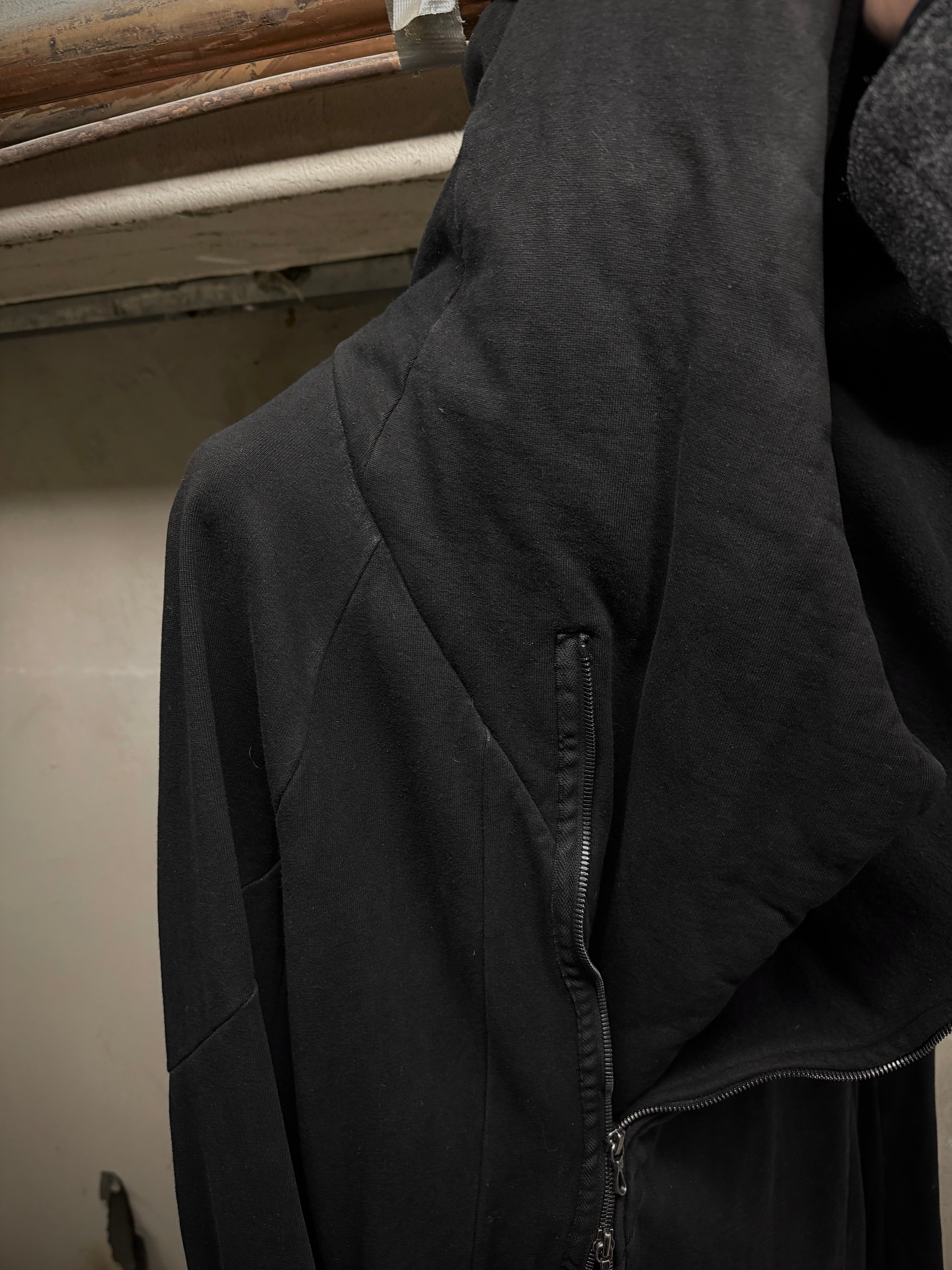 Julius_7 AW14-15 Glitch Asymmetric Zip Hoodie | Archive – DRIEW