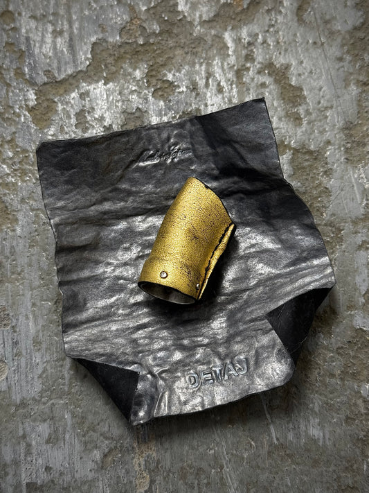 DETAJ Gold Haku Leather Ring