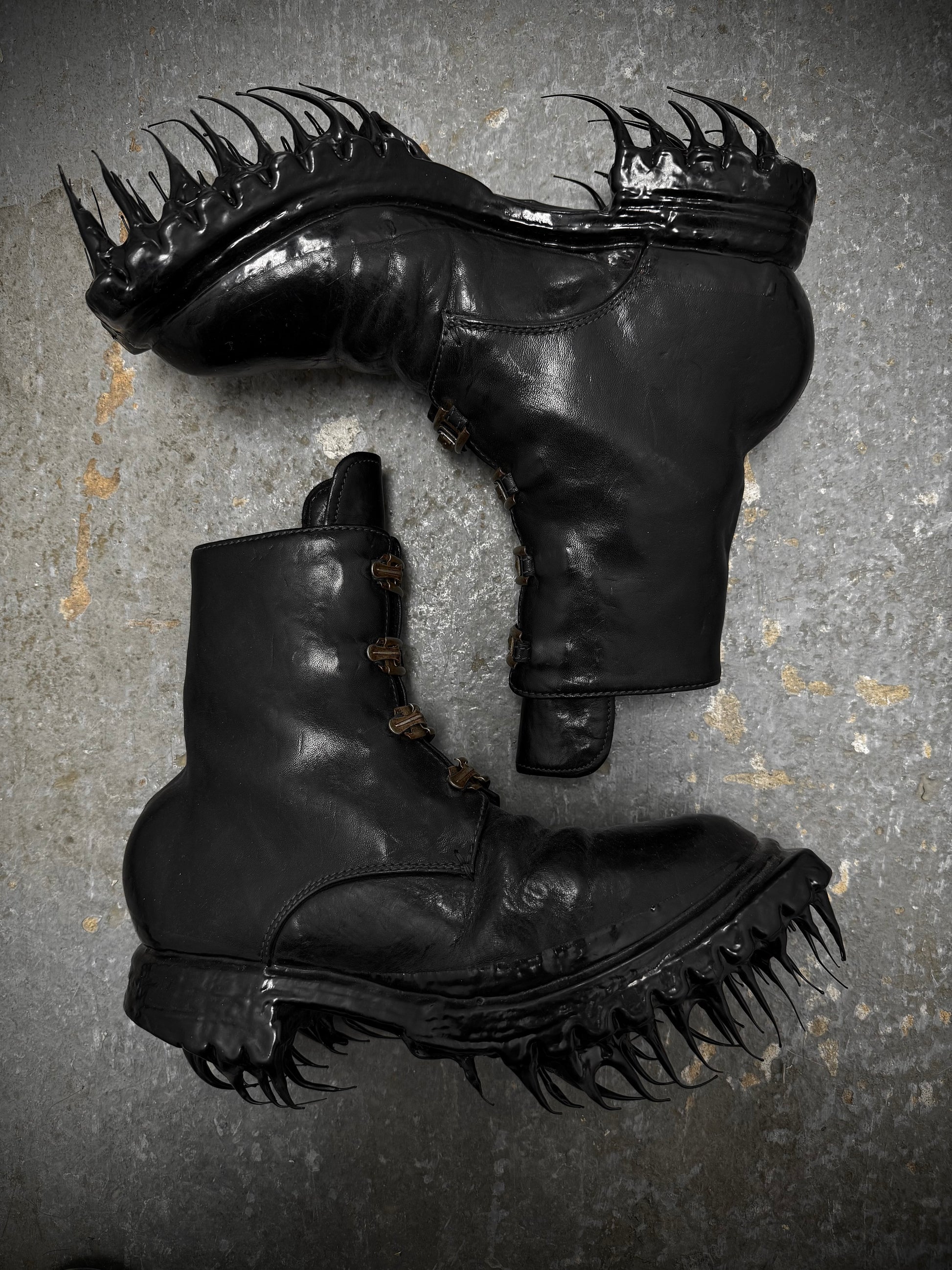 Carol Christian Poell ‘AM/2759SP-IN CORSS-PTC/010B’ Horse Leather Prosthetic Buckle Drip Boots | Archive Fashion Toronto