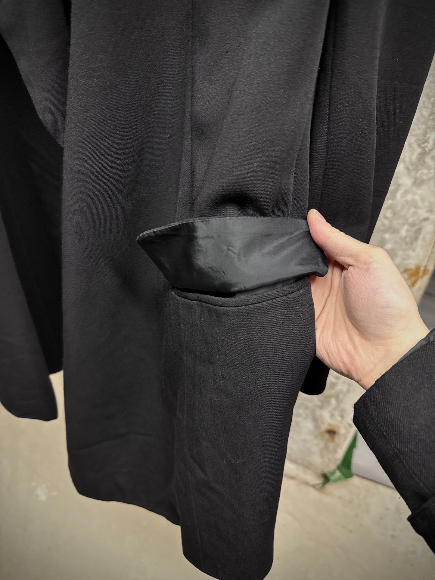 COMME des GARÇONS Late 80s 'Jean Paul Gaultier' Woven Tag Asymmetric Open-front Blazer detail | DRIEW GARMENTS