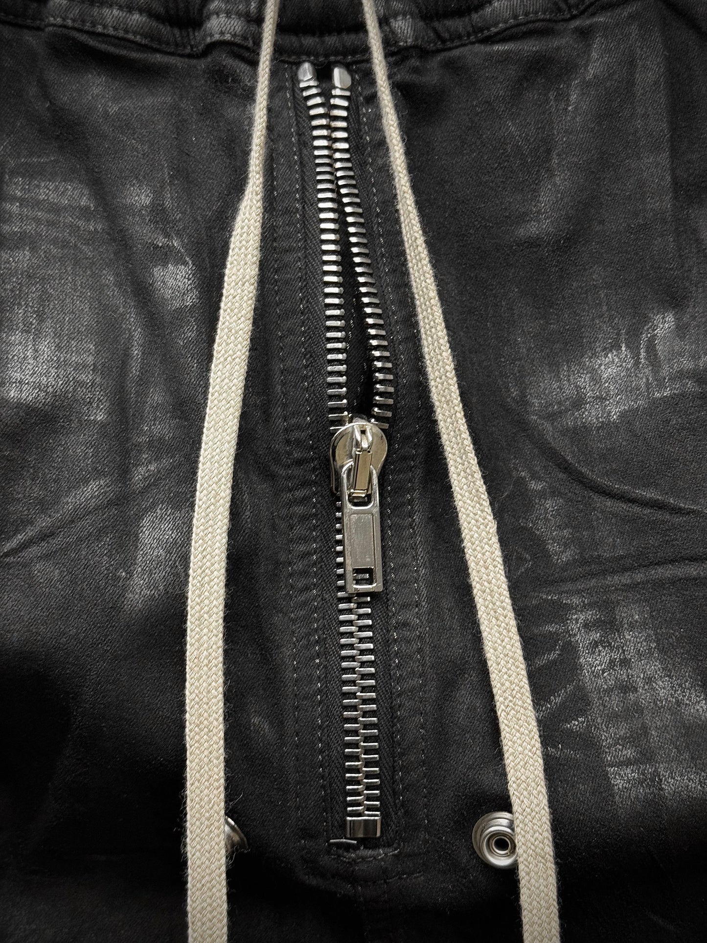 Rick Owens DRKSHDW SS25 "HOLLYWOOD" Double Cargo Jumbo Belas Waxed Flare Denim detail | DRIEW GARMENTS