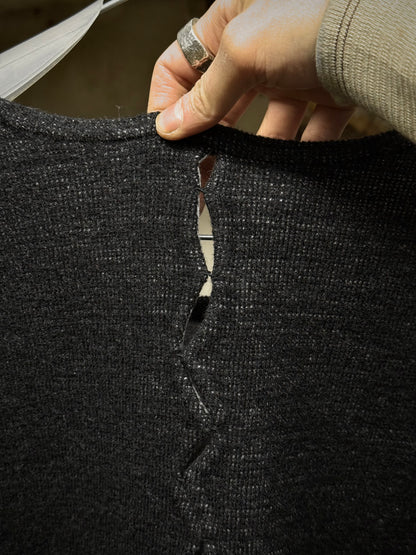 DEEPTI Collection °016-017 'T-058 DUB-95' Crash Seam Long-sleeve detail | DRIEW GARMENTS
