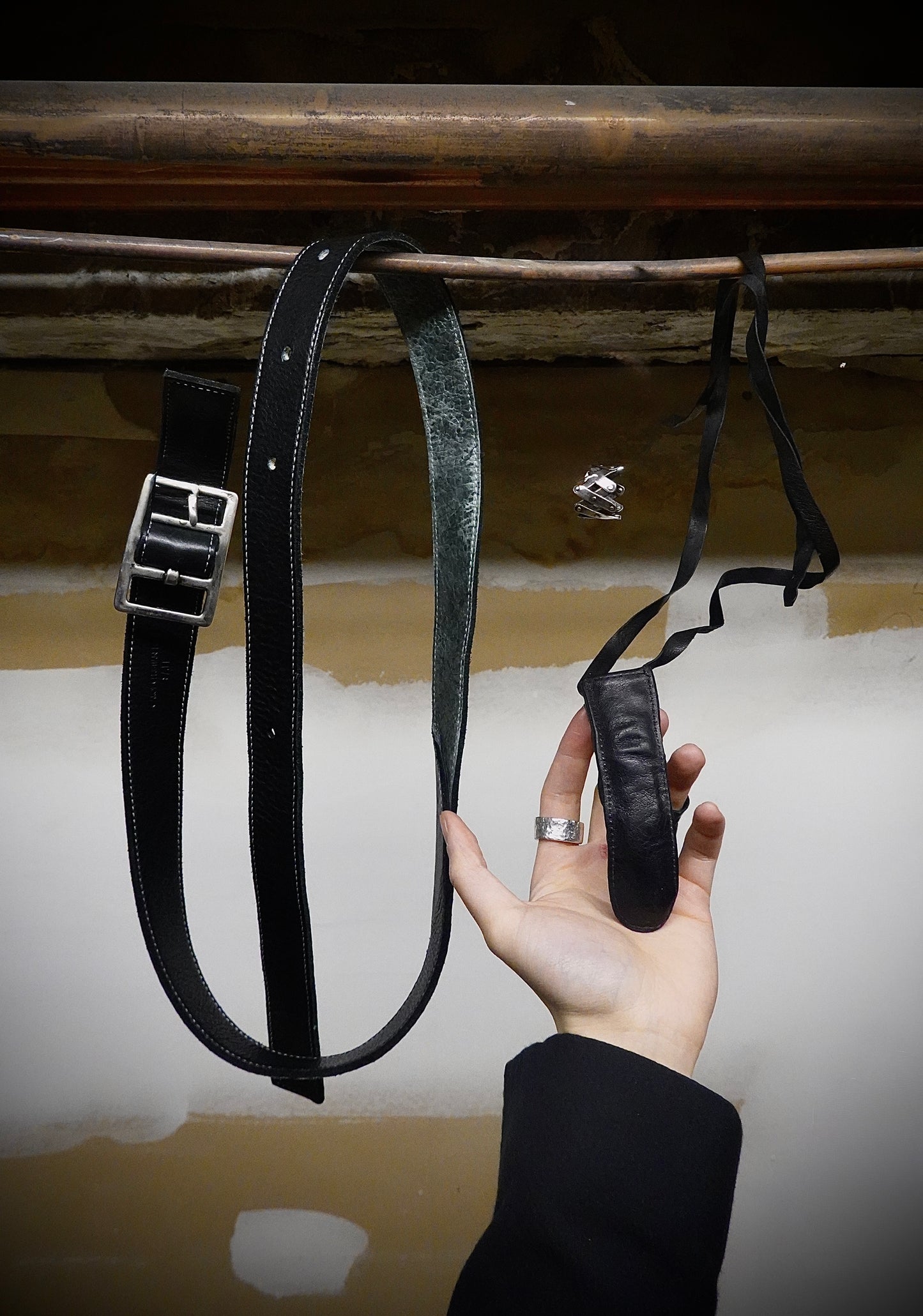 Carol Christian Poell 'AM/2623-IN PABER-PTC/10' Twisted Tonneau Paper Dart Bison Leather Belt