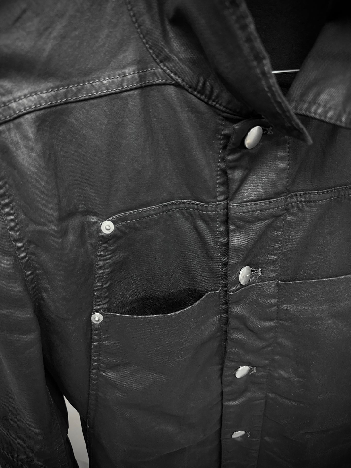 Rick Owens SS19 "BABEL" BLACK WAX Paneled Denim Trucker Jacket detail | DRIEW GARMENTS