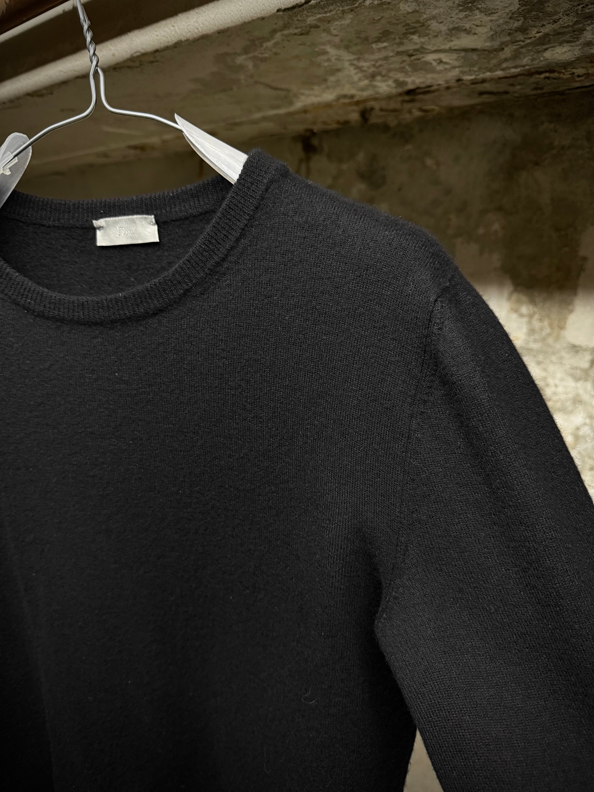 DIOR HOMME AW05-06 “IN THE MORNING” by Hedi Slimane Cashmere Crewneck Sweater detail | DRIEW GARMENTS