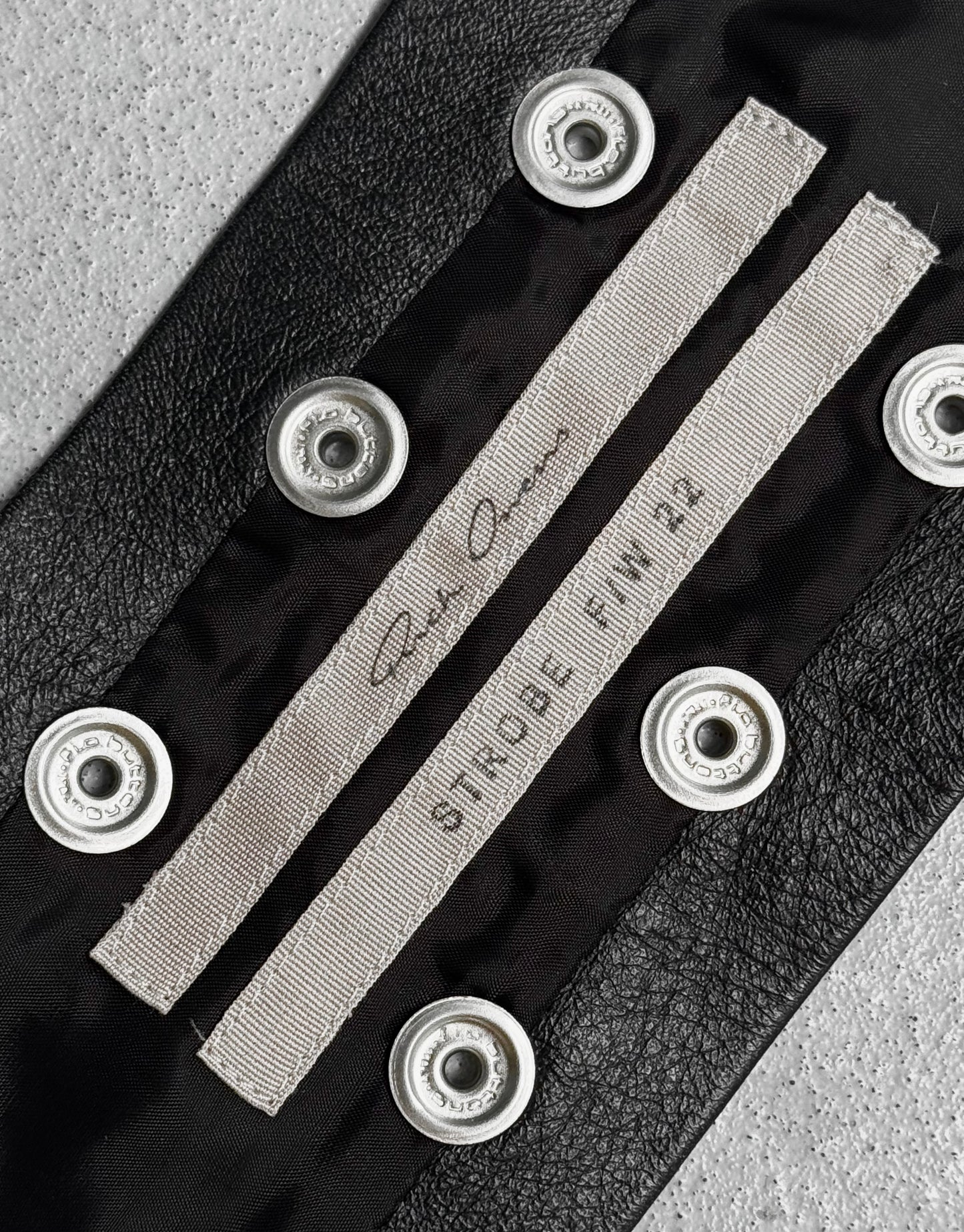 Rick Owens AW22 “STROBE” Calfskin Leather Snap Buttons Choker/Bracelet