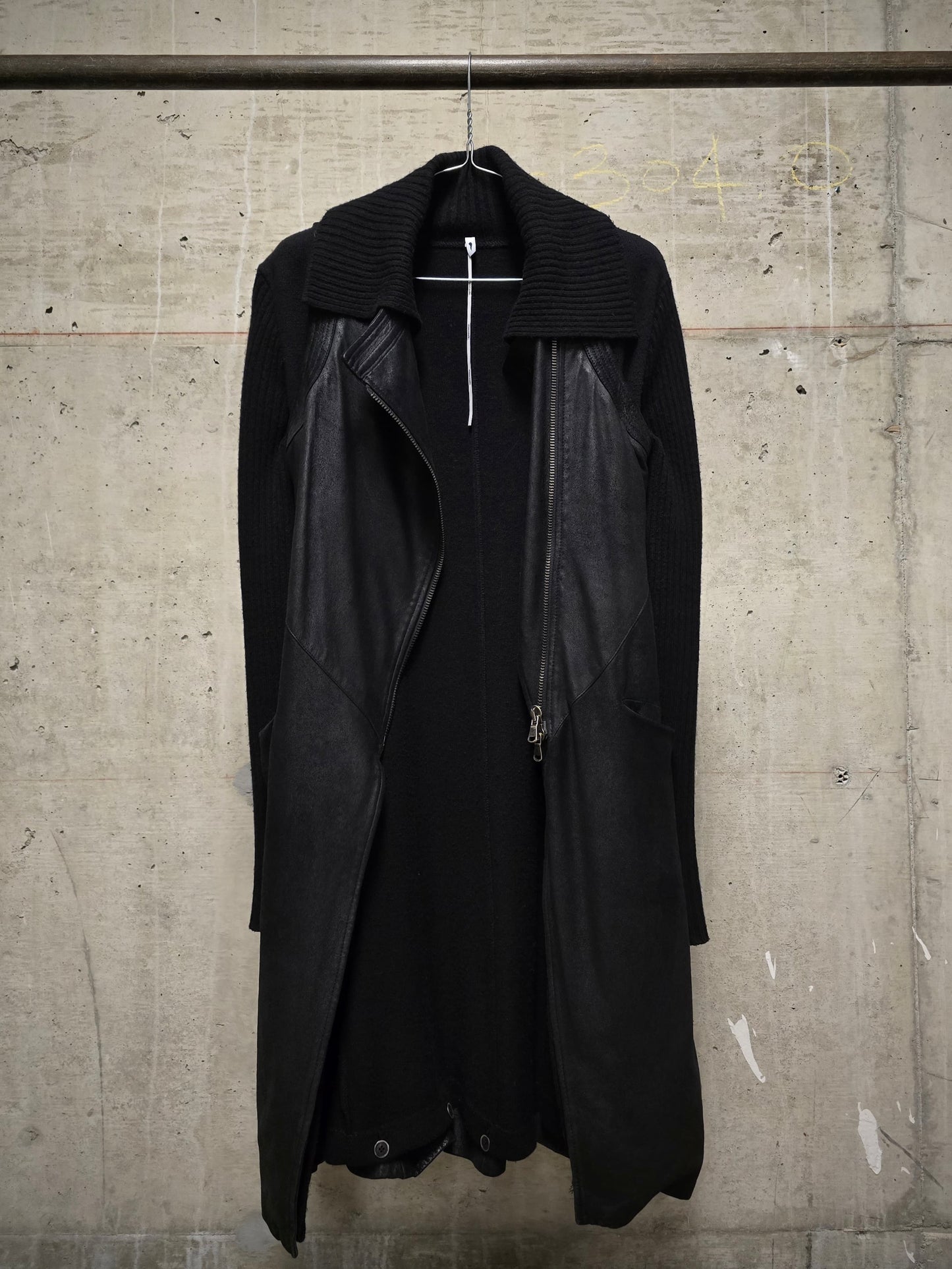MASNADA Detachable Blistered Lamb Leather Asymmetric Zip Vest Wool Long-sleeves