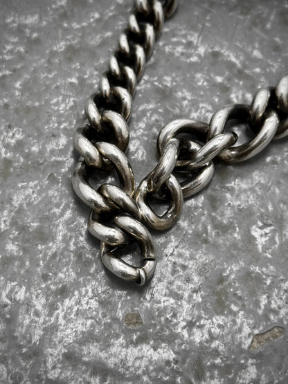 WERKSTATT:MÜNCHEN 'M2591' .925 Silver Hammered Tag Bracelet detail | DRIEW GARMENTS