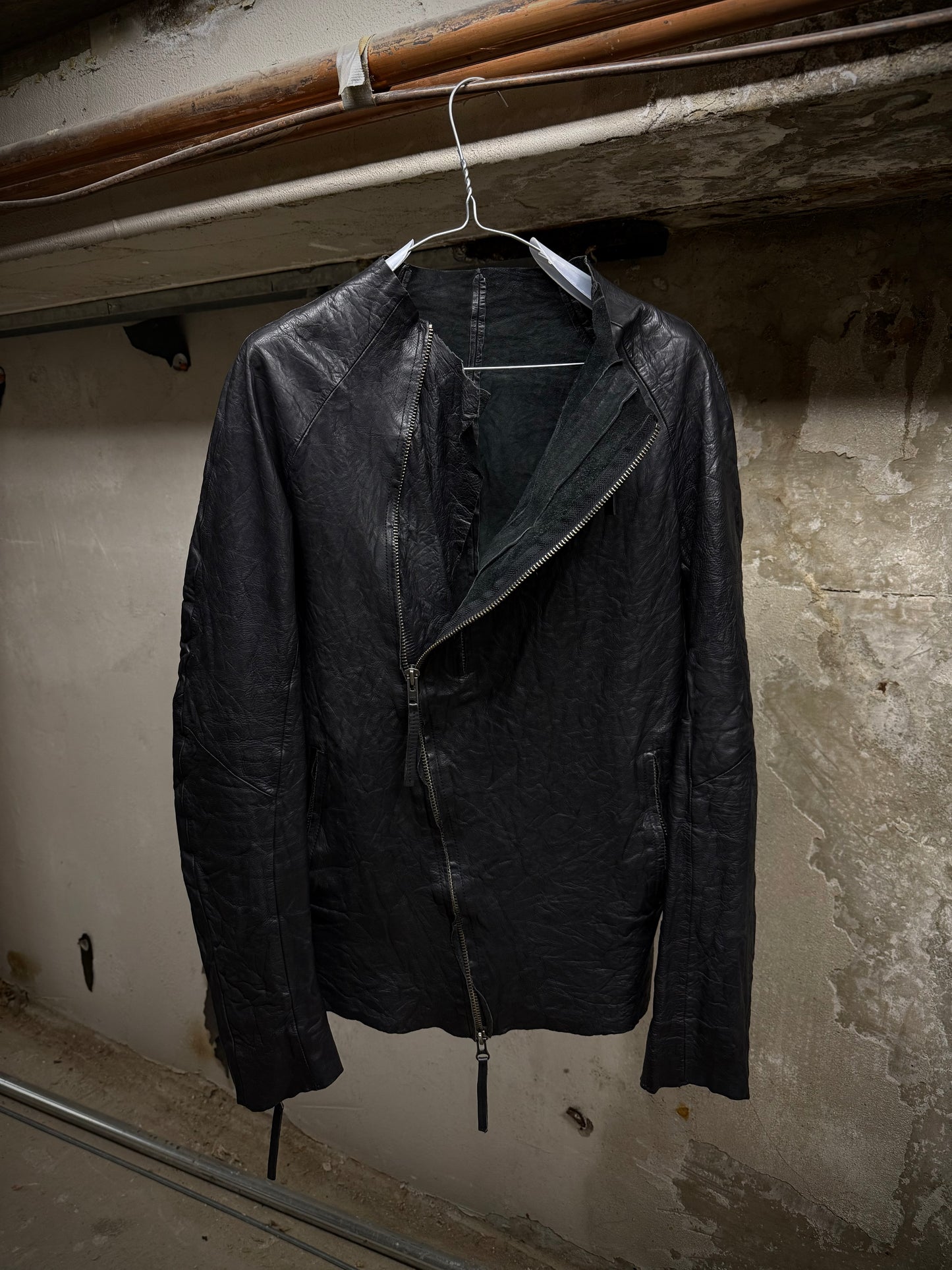 ARMY OF ME 2010s Unlined Raglan Asymmetric Zip Cow Leather Jacket