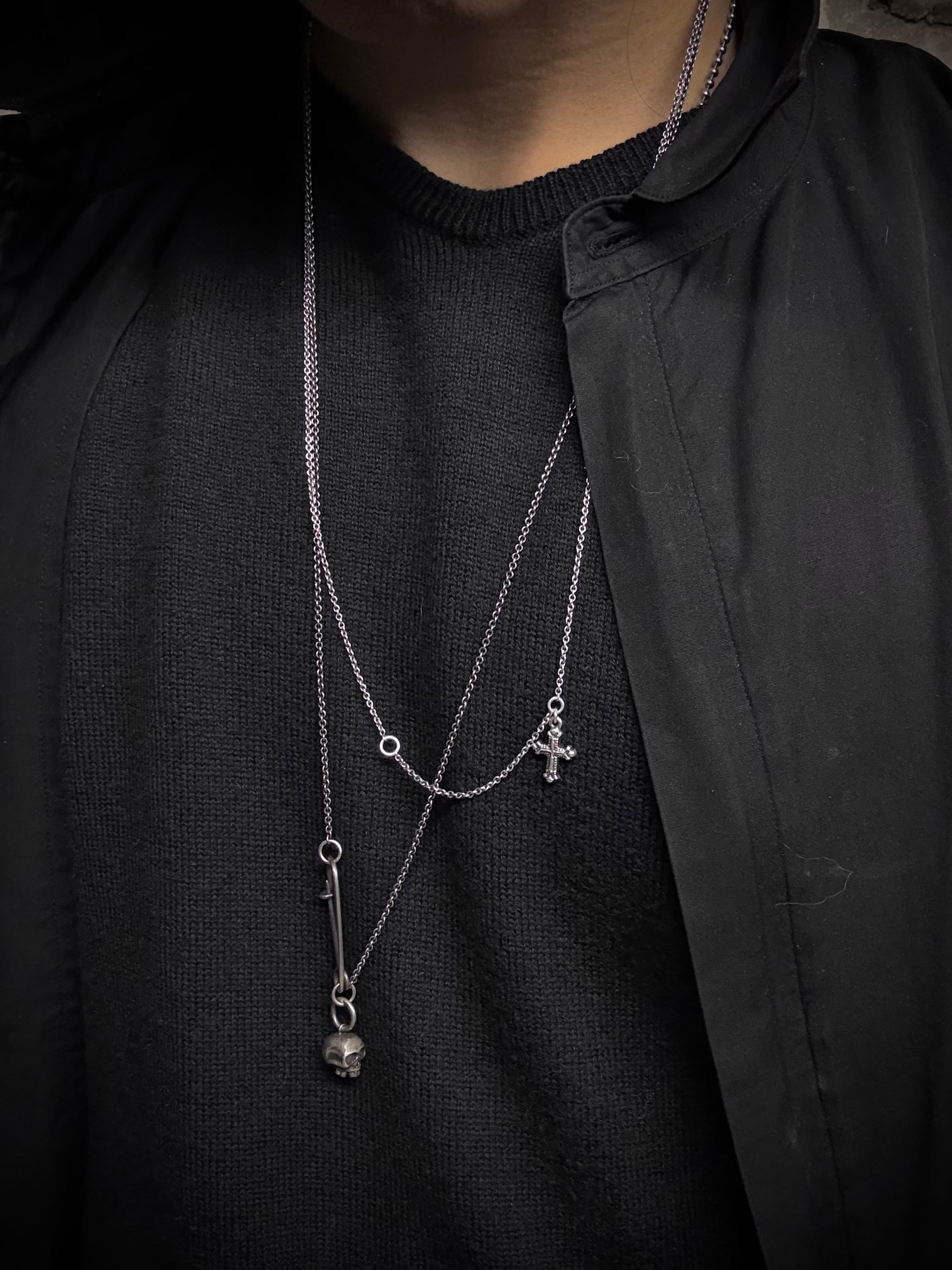 WERKSTATT:MÜNCHEN 'M3982SI' .925 Silver Safety Pin Skull Chain Necklace detail | DRIEW GARMENTS