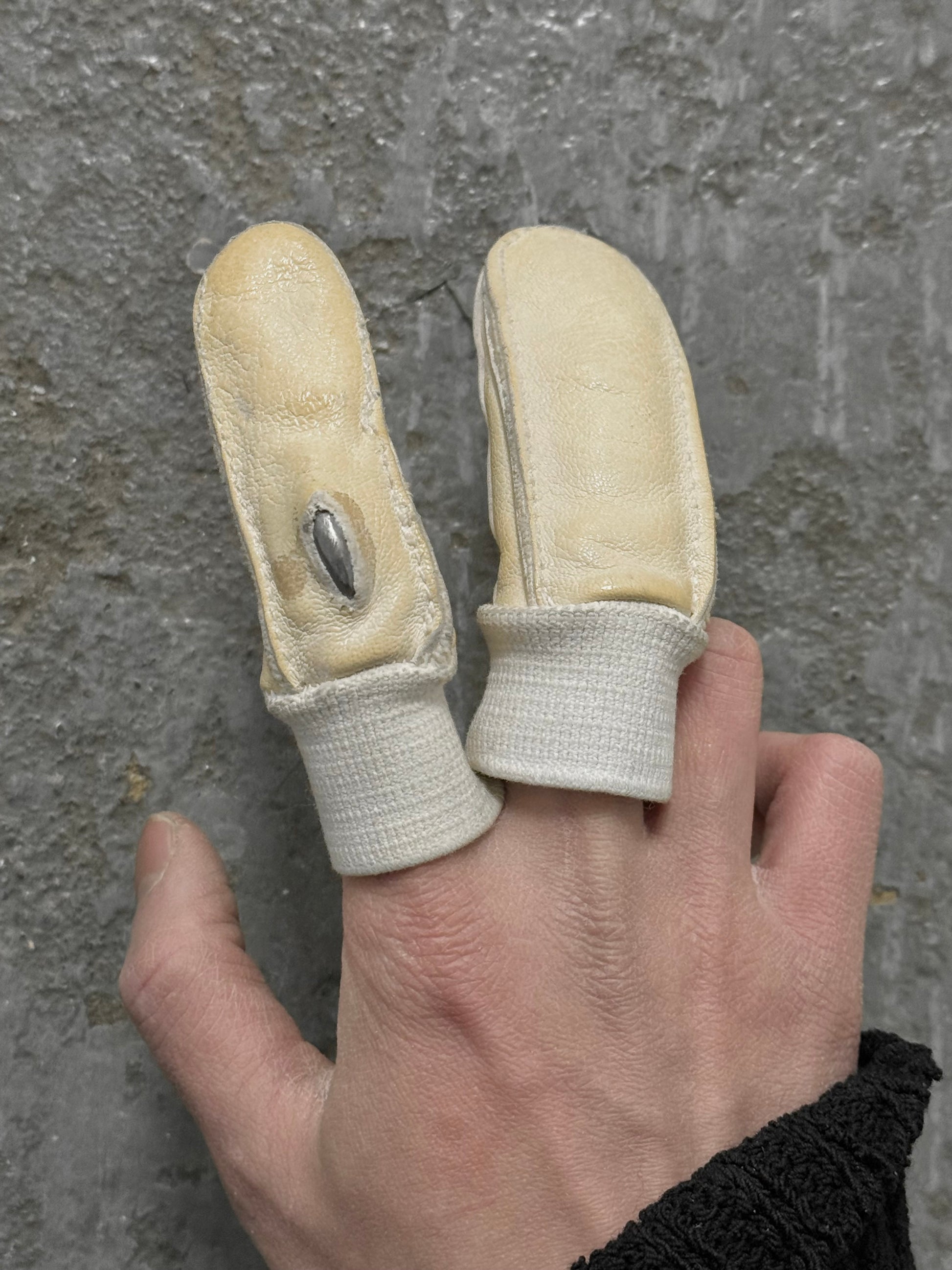 Carol Christian Poell 'AM/2596 ROOMS-PTC/01' Object-dyed Kangaroo Leather Prosthetic Fingers (2pcs) detail | DRIEW GARMENTS