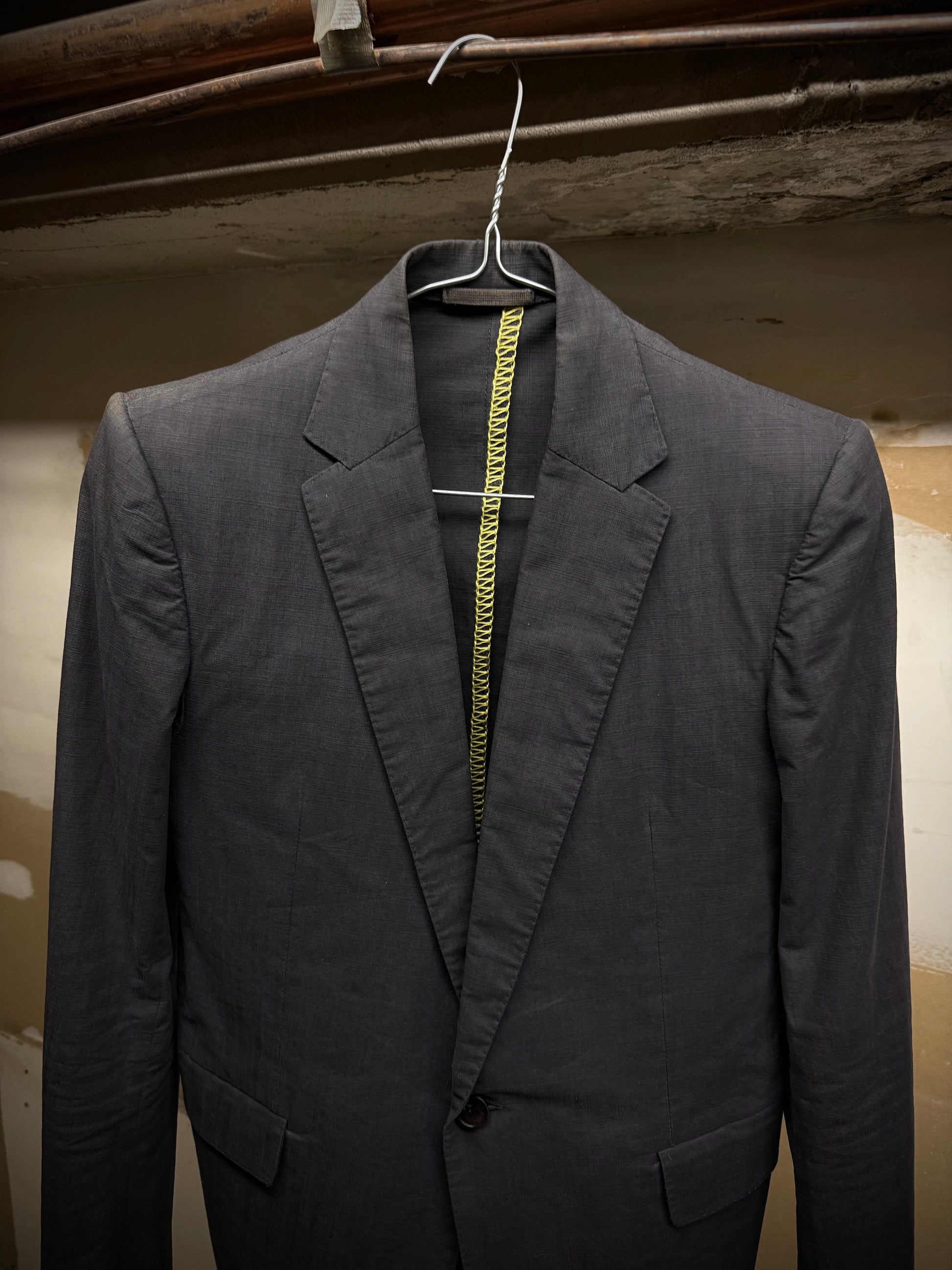 Carol Christian Poell SS06 'GM/2098 ORDER/109' Yellow Overlock Stitch Single Button Blazer detail | DRIEW GARMENTS