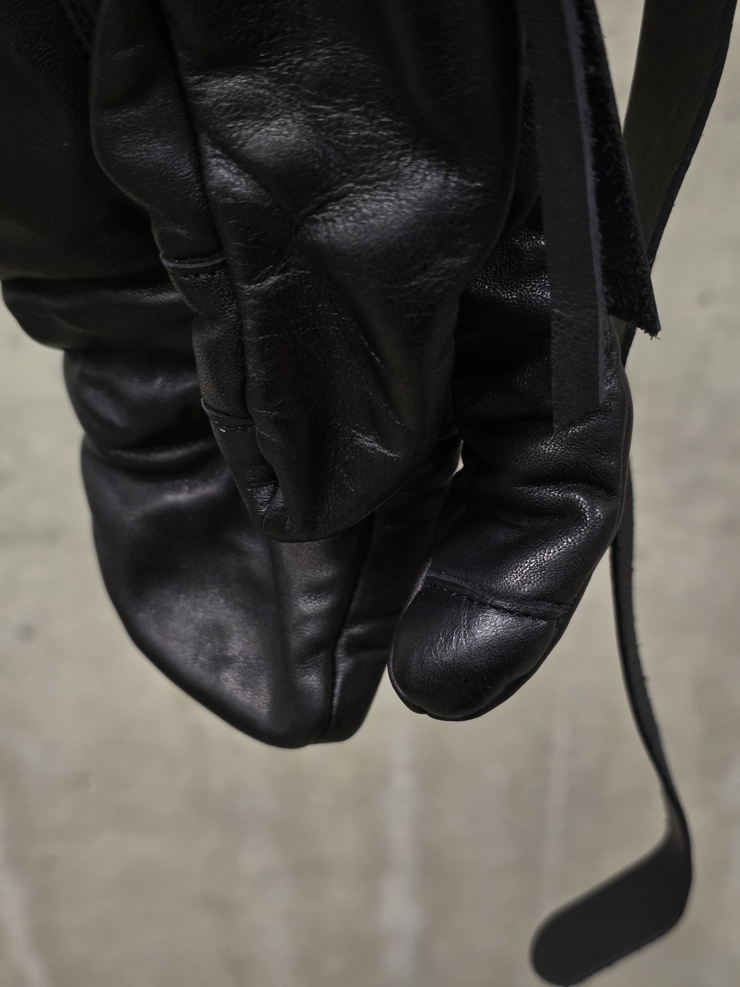 The Viridi-Anne x D.HYGEN AW25-26 Horse Leather Trigger Mittens