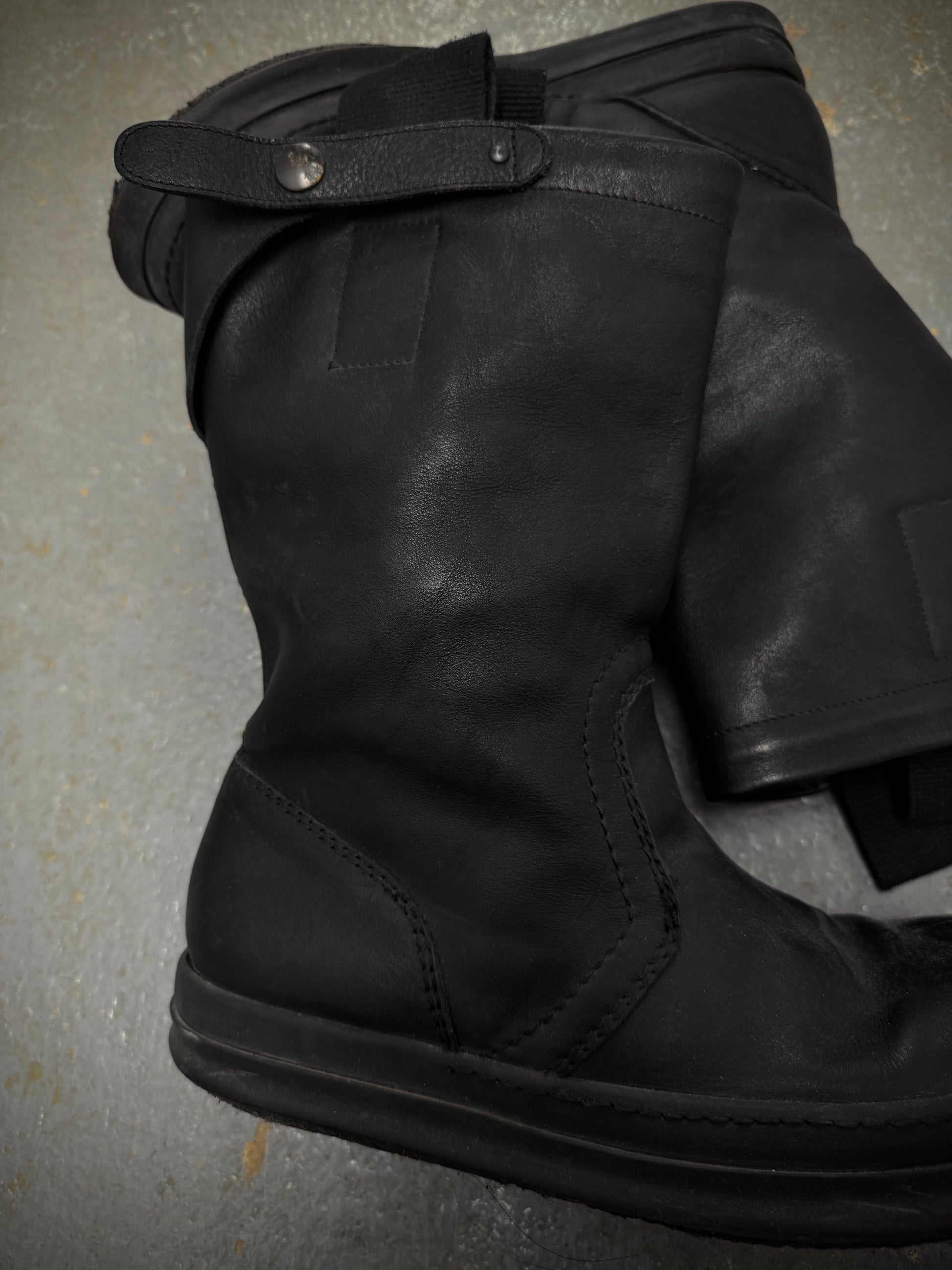 Rick Owens AW05 "MOOG" Pull-Tab Engineer Sneaker Boots detail | DRIEW GARMENTS