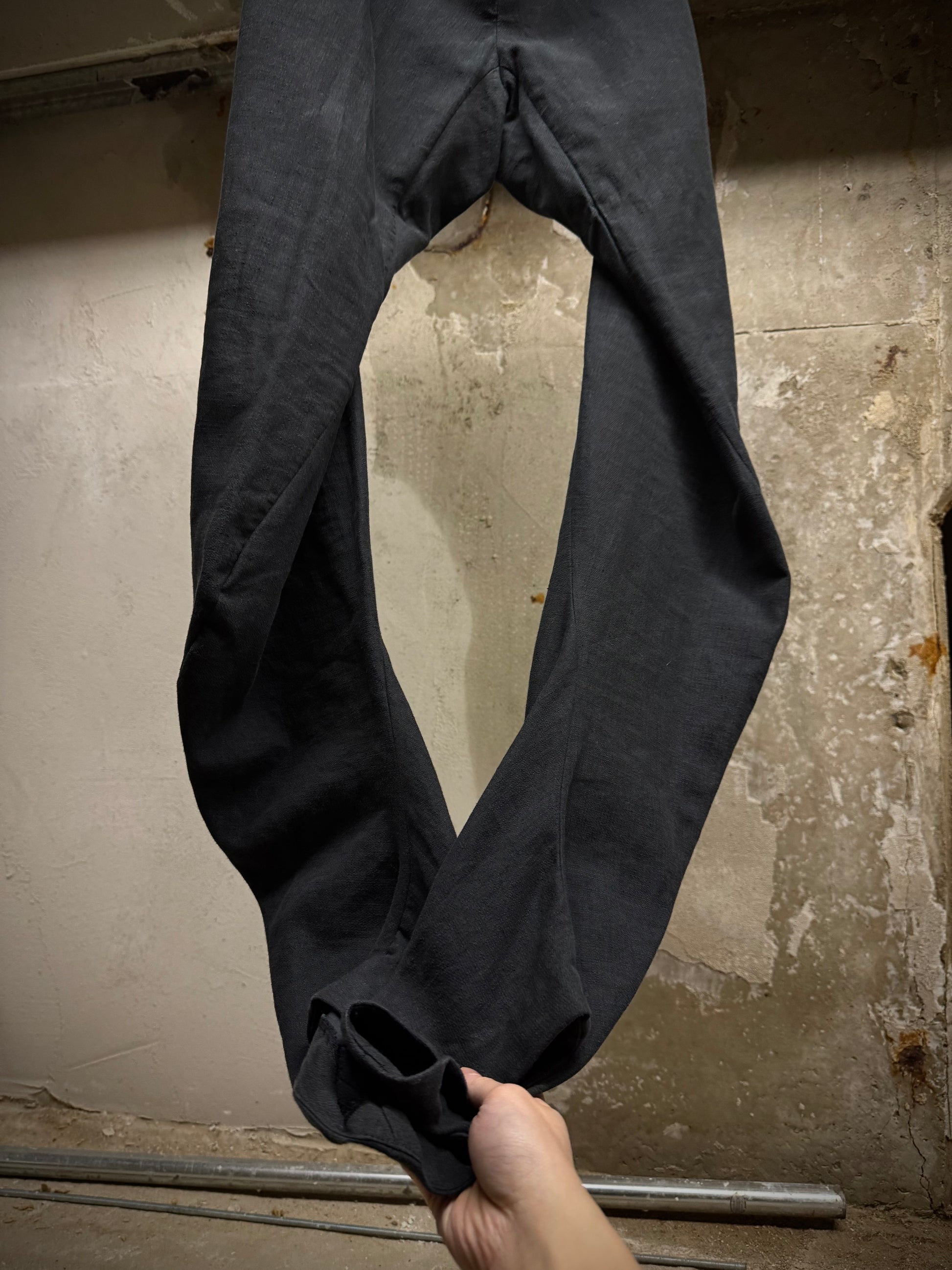 DEVOA SS24 Charcoal Grey Cotton Linen Twisted J-Cut Pants detail | DRIEW GARMENTS