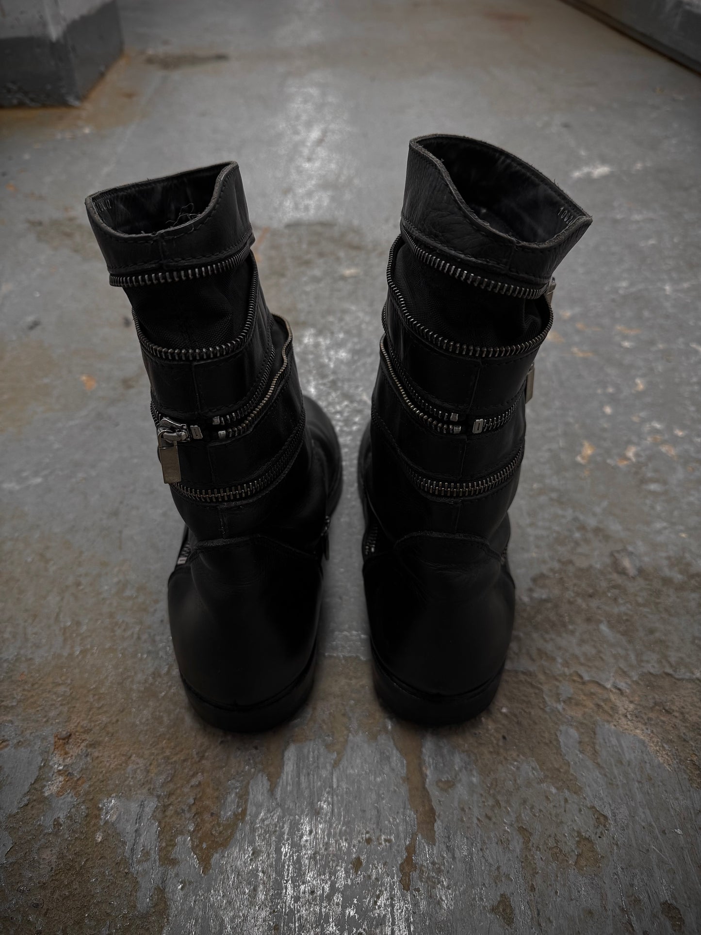 Raf Simons AW06-07 "Ashes & Heroes" Accordion Multi-Zip Leather Boots detail | DRIEW GARMENTS