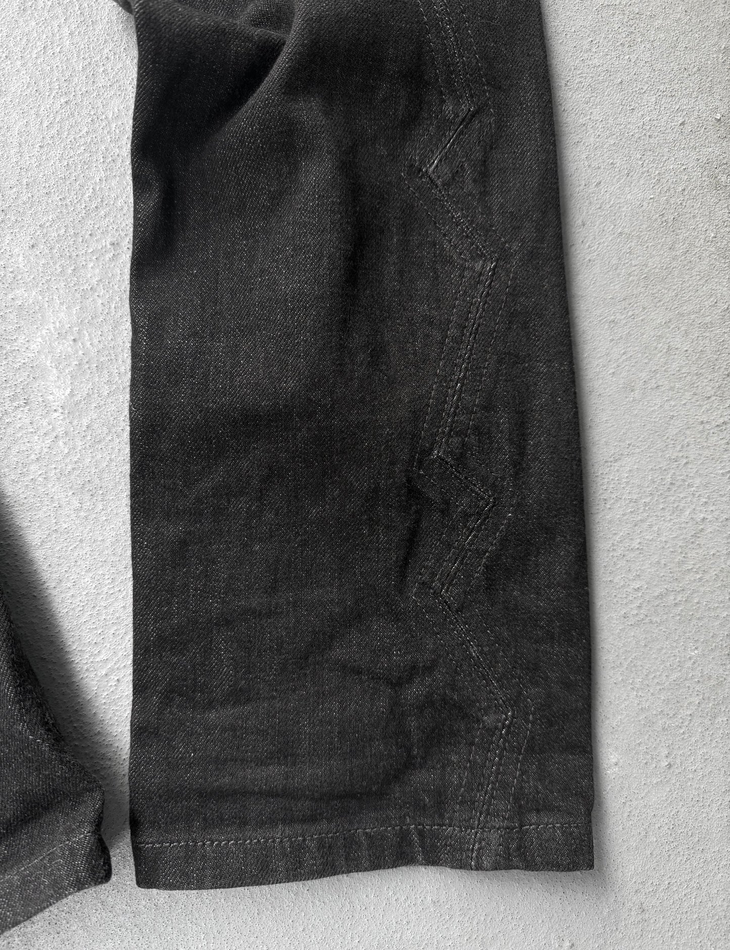 DEEPTI Collection °016-017 ‘D-050 YAW-95’ Closed Crash Seam Low Cut Denim detail | DRIEW GARMENTS