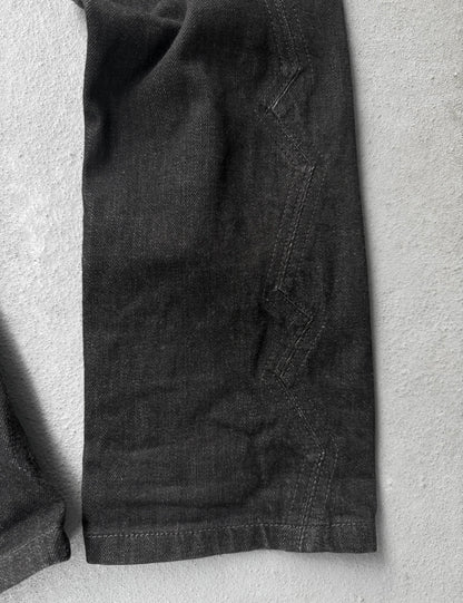 DEEPTI Collection °016-017 ‘D-050 YAW-95’ Closed Crash Seam Low Cut Denim detail | DRIEW GARMENTS