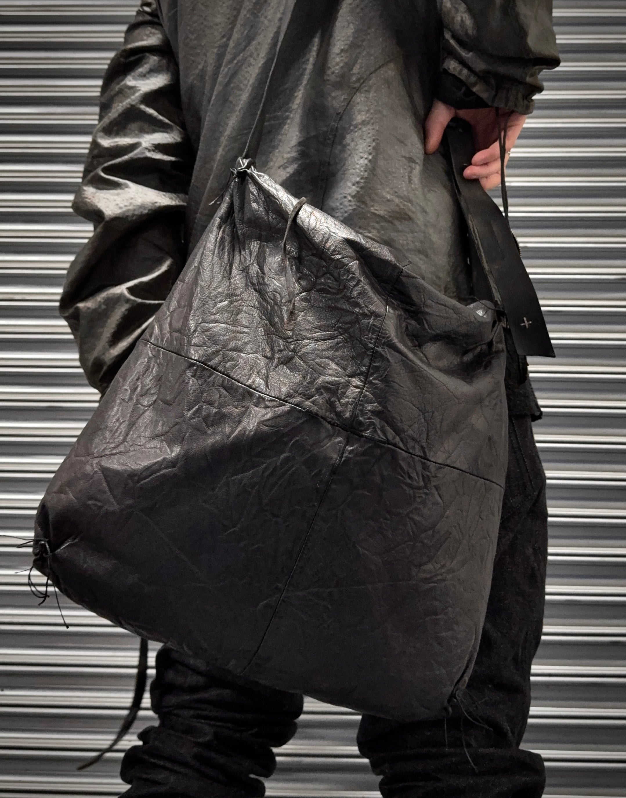 m.a+ Maurizio Amadei BQ52 Leather Messenger Bag Toronto – DRIEW