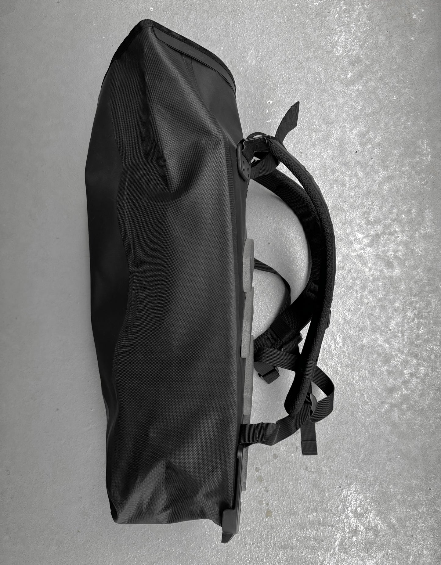 11 by Boris Bidjan Saberi x Ortlieb Black Nylon Velocity Back Pack