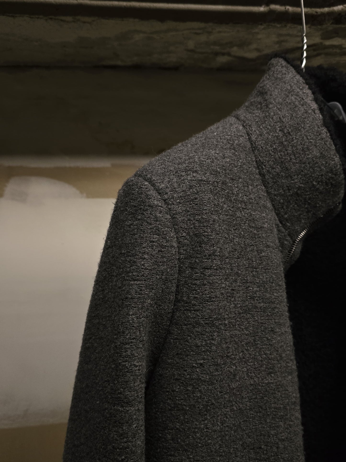 Label Under Construction AW16-17 '28FMCT62_WW62' Grey Virgin Wool Mock Neck Coat detail | DRIEW GARMENTS
