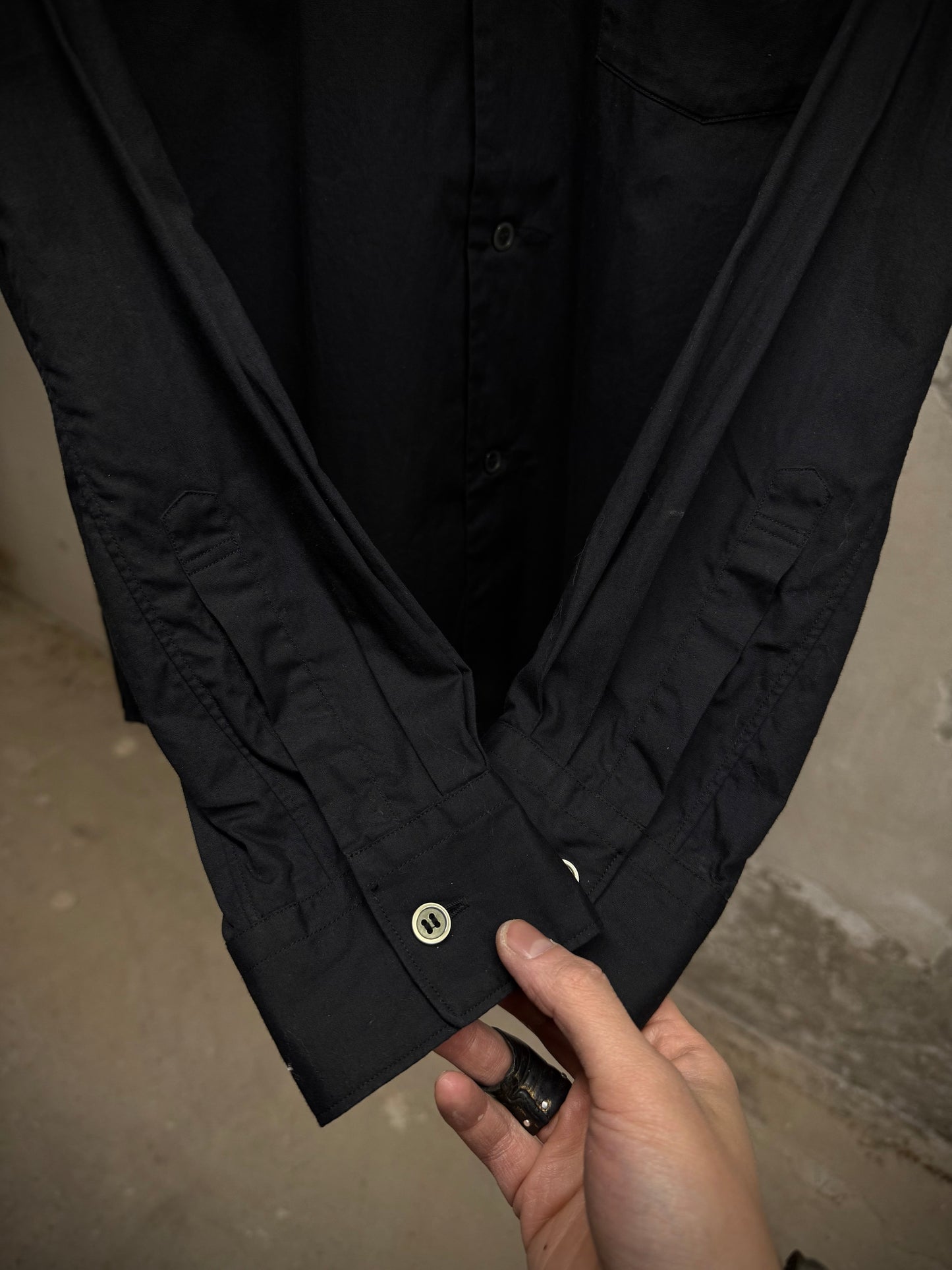 COMME des GARÇONS BLACK COMME des GARÇONS AW18 Round Collar Button-Up Shirt detail | DRIEW GARMENTS