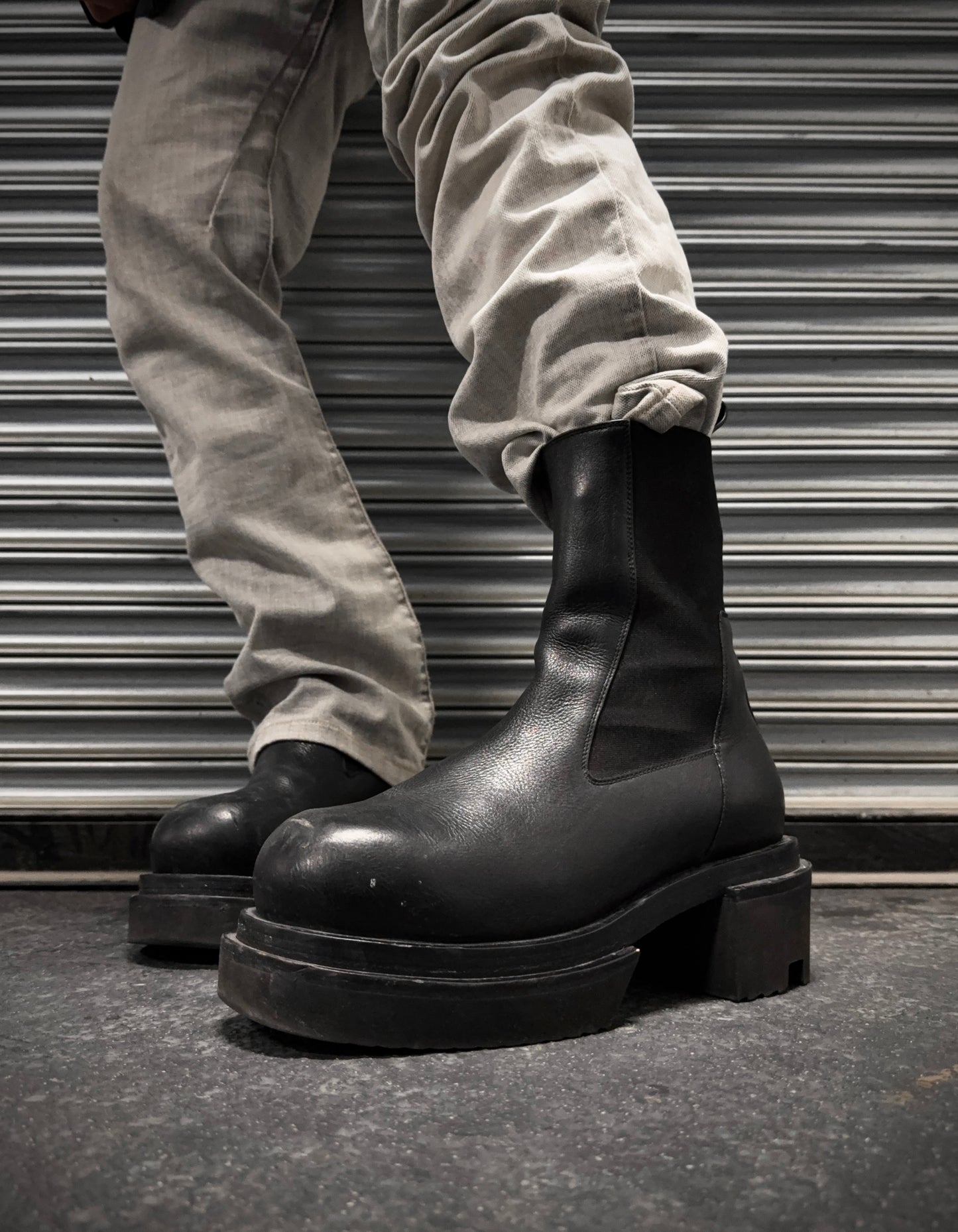 Rick Owens AW22 “STROBE” Beatle Bogun Chelsea Boots