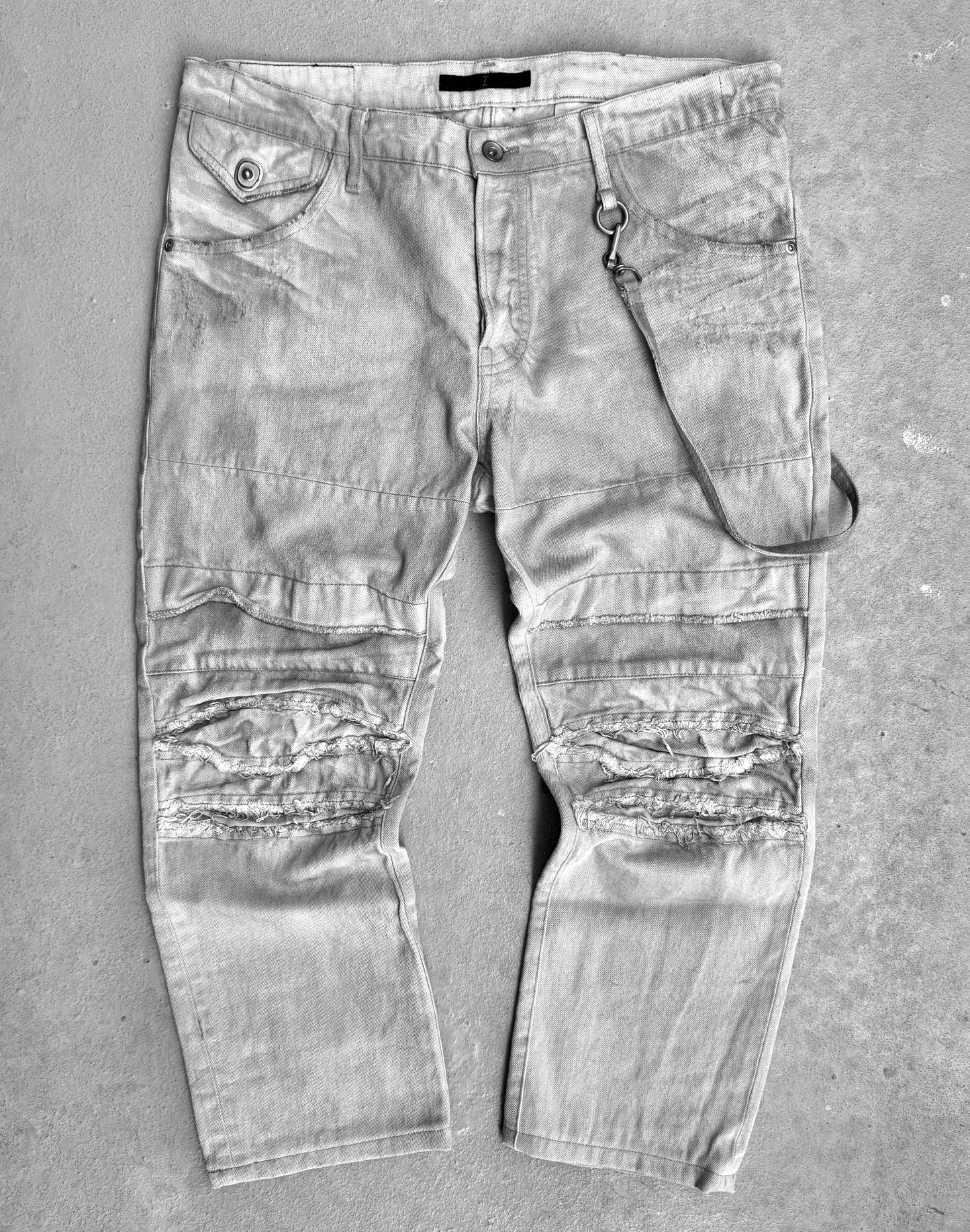 Julius_7 SS11 “Chaos : Ontological Anarchism” Distressed Knee Dirty White Bootcut Denim