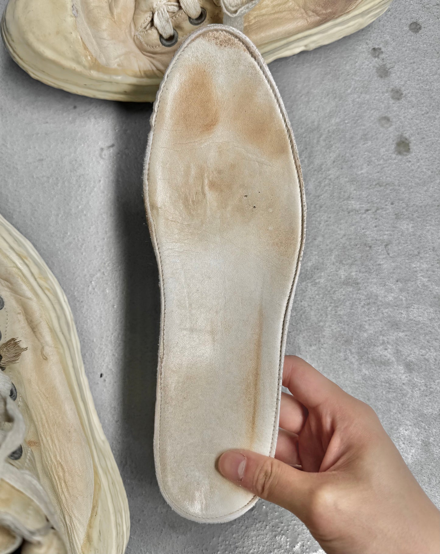 Carol Christian Poell ‘AM/2524 ROOMS-PTC’ White Object-dyed Kangaroo Leather Drip Sneakers