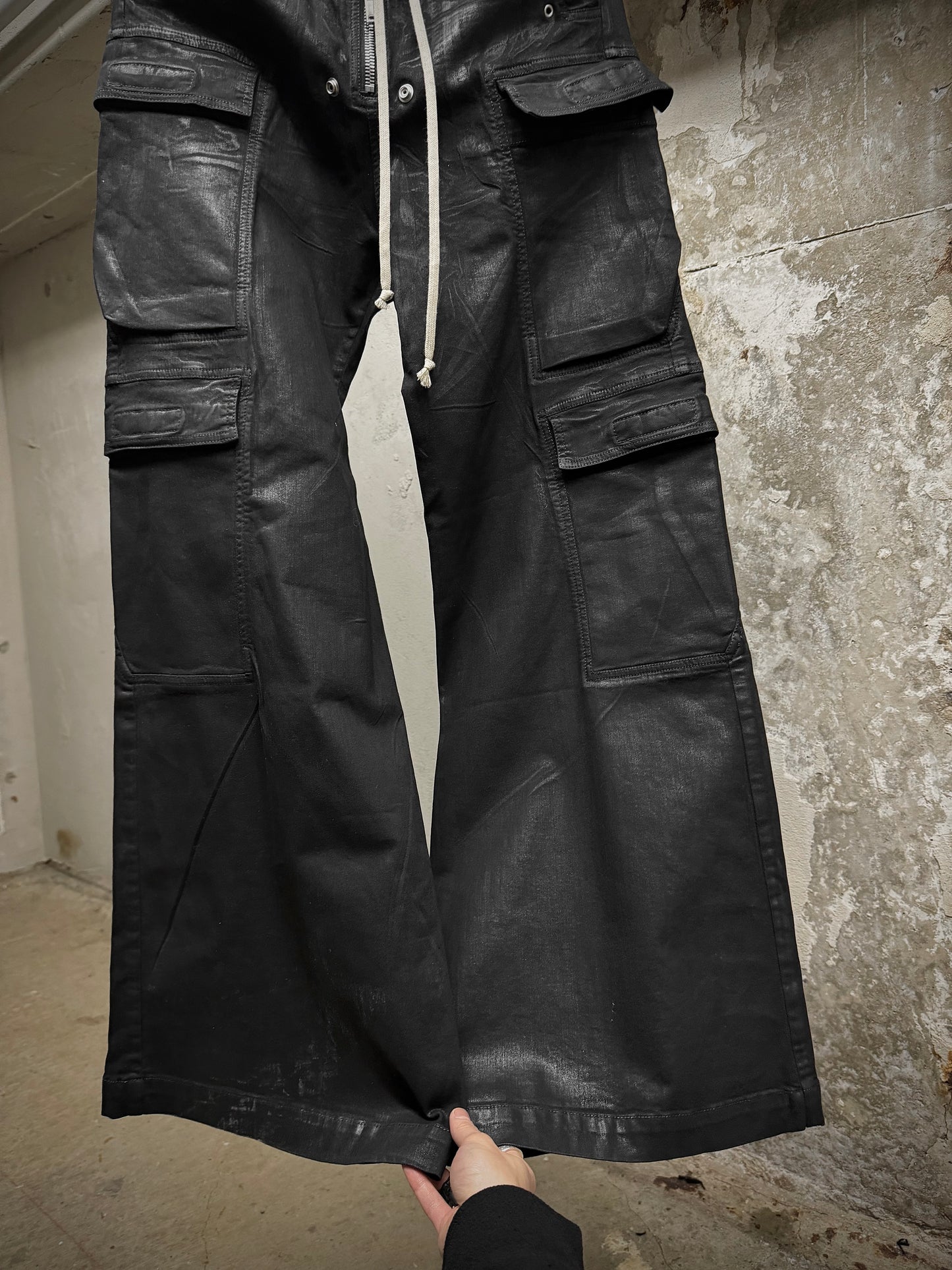 Rick Owens DRKSHDW SS25 "HOLLYWOOD" Double Cargo Jumbo Belas Waxed Flare Denim detail | DRIEW GARMENTS