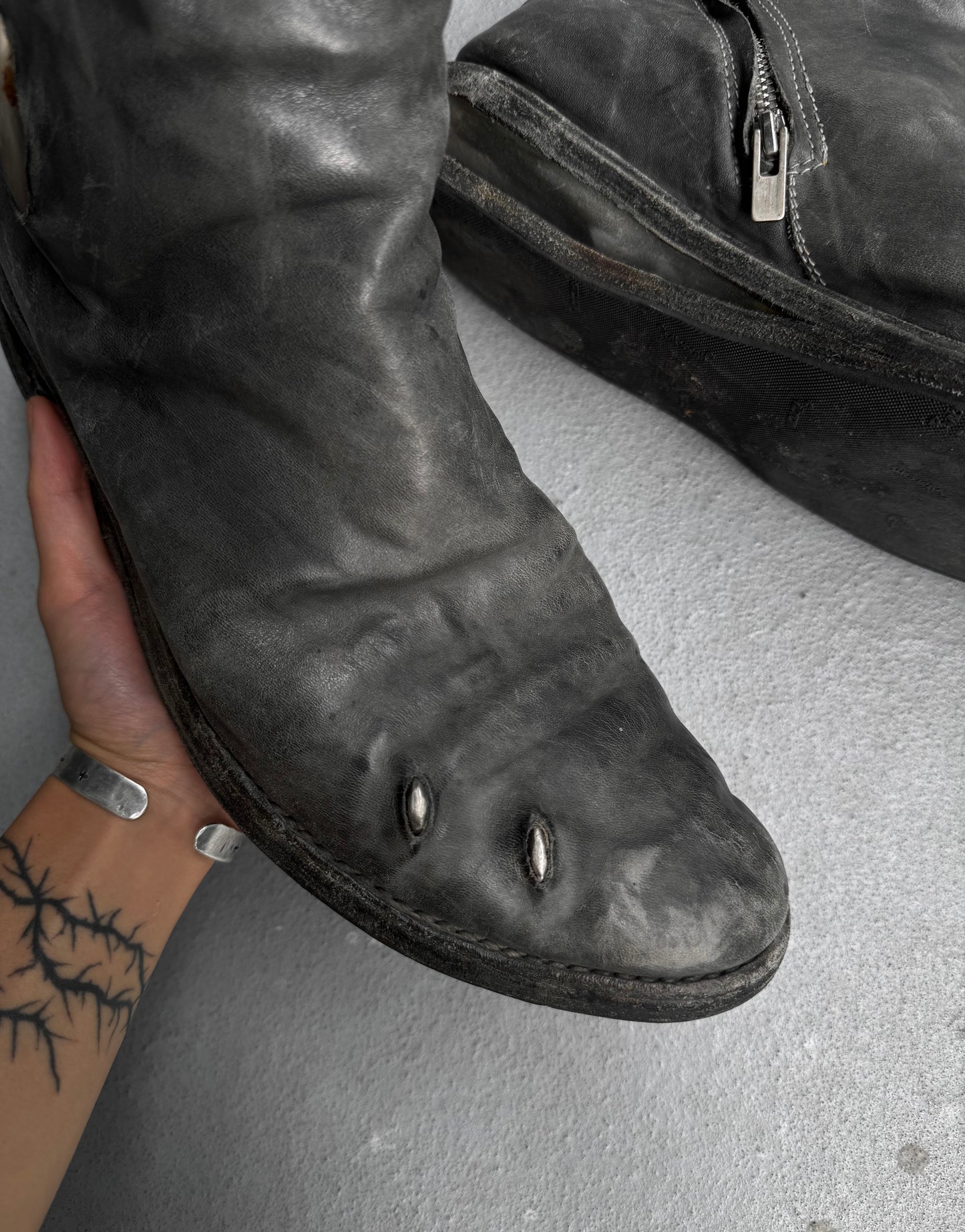 Carol Christian Poell ‘AM/2693P-IN ROOMS-PTC’ Object-dyed Kangaroo Leather Titanium Prosthetic U-Sole Tornado Zip Boots