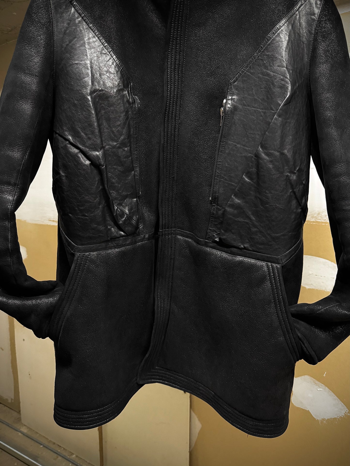 Rick Owens AW12 "MOUNTAIN" Hooded Blistered Lamb Leather Shearling Jacket detail | DRIEW GARMENTS