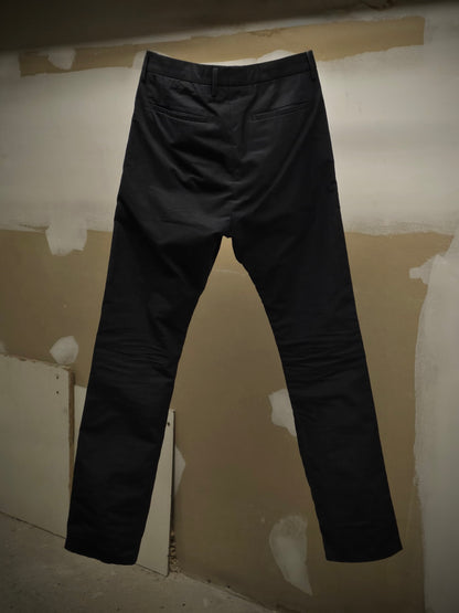 DEEPTI Collection °015 ‘P-035 SUB-99’ Open Zipfly Classic Trousers detail | DRIEW GARMENTS