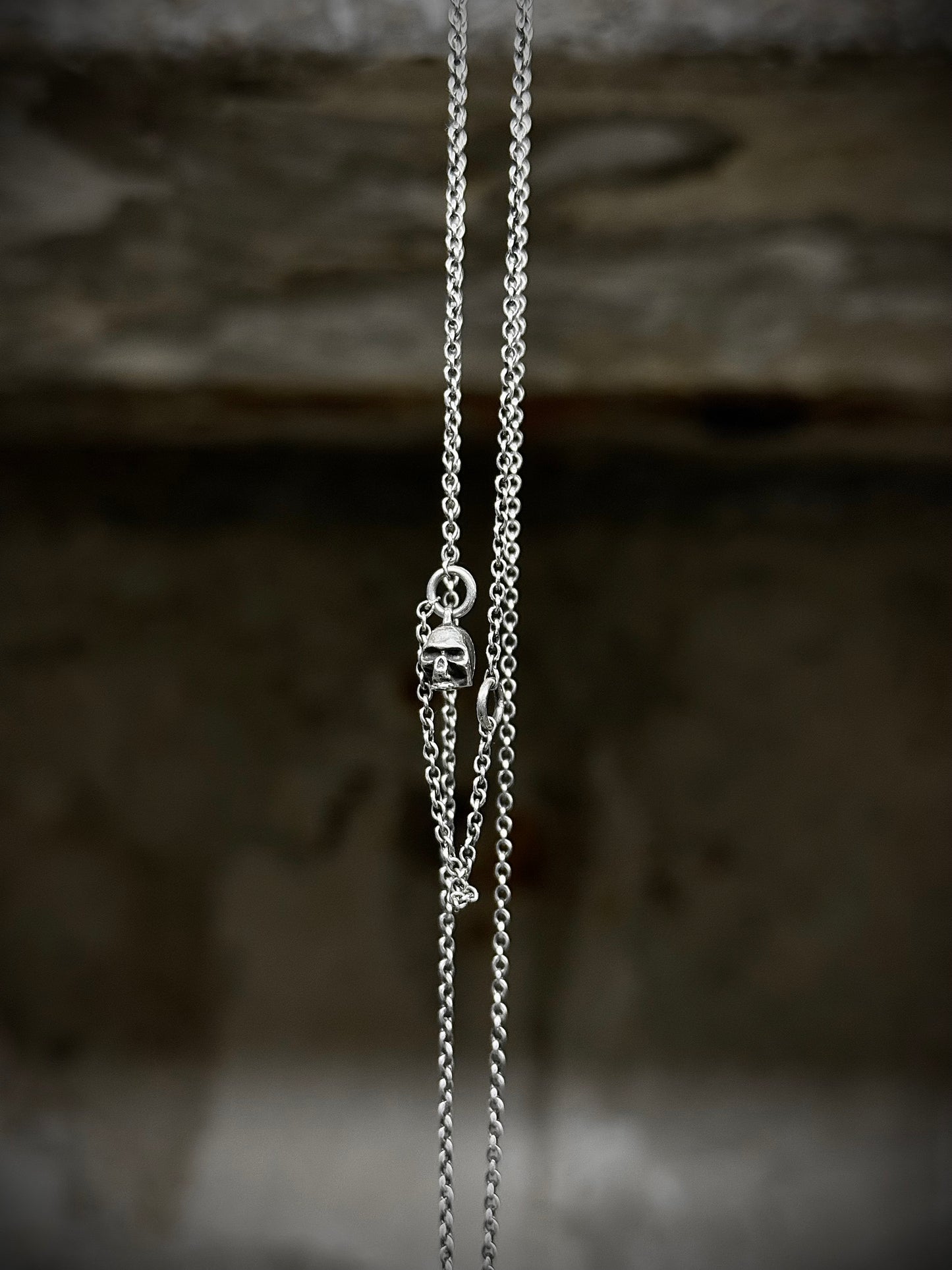 WERKSTATT:MÜNCHEN 'M7100SI' .925 Silver Mini Skull Chain Necklace detail | DRIEW GARMENTS