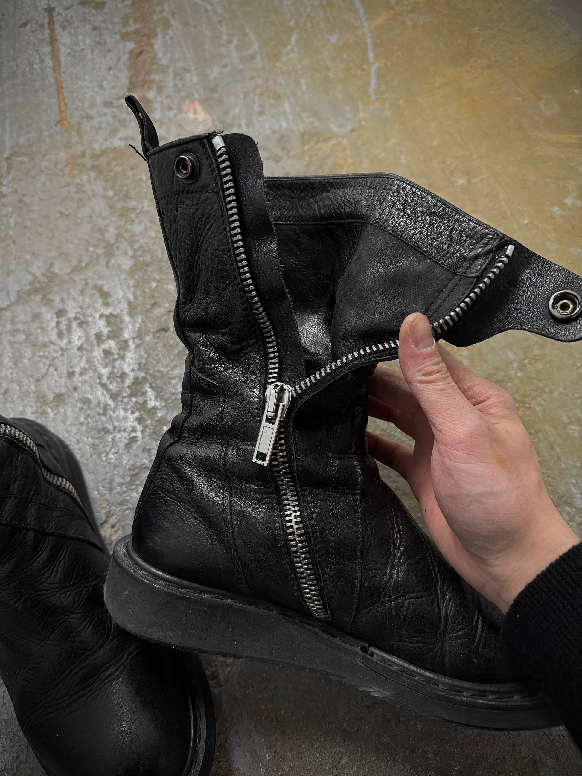 Rick Owens AW09 "CRUST" Side Zip Calf Leather Creeper Boots detail | DRIEW GARMENTS