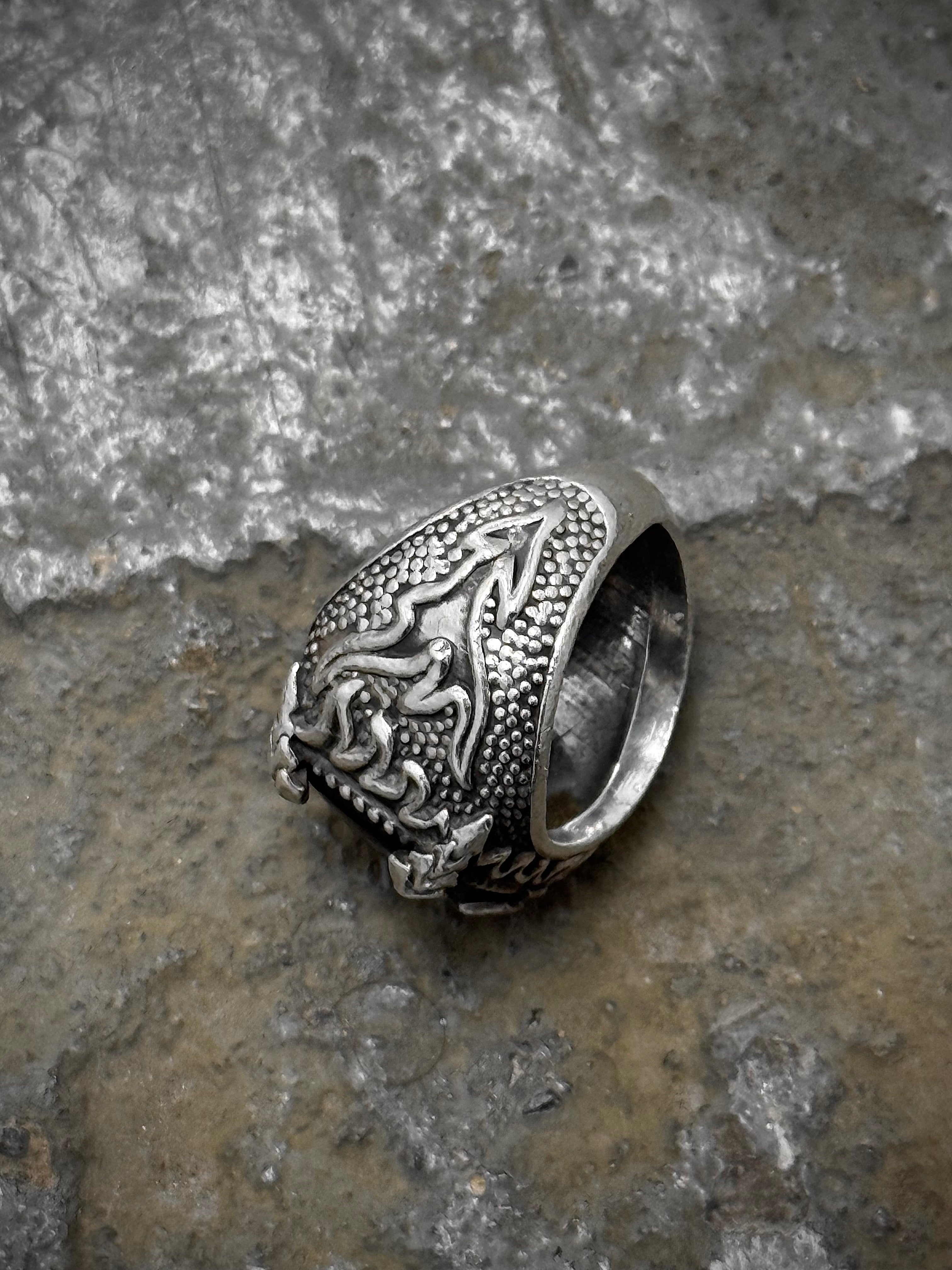 Emanuele Bicocchi .925 Silver Onyx Arrow Signet Ring – DRIEW