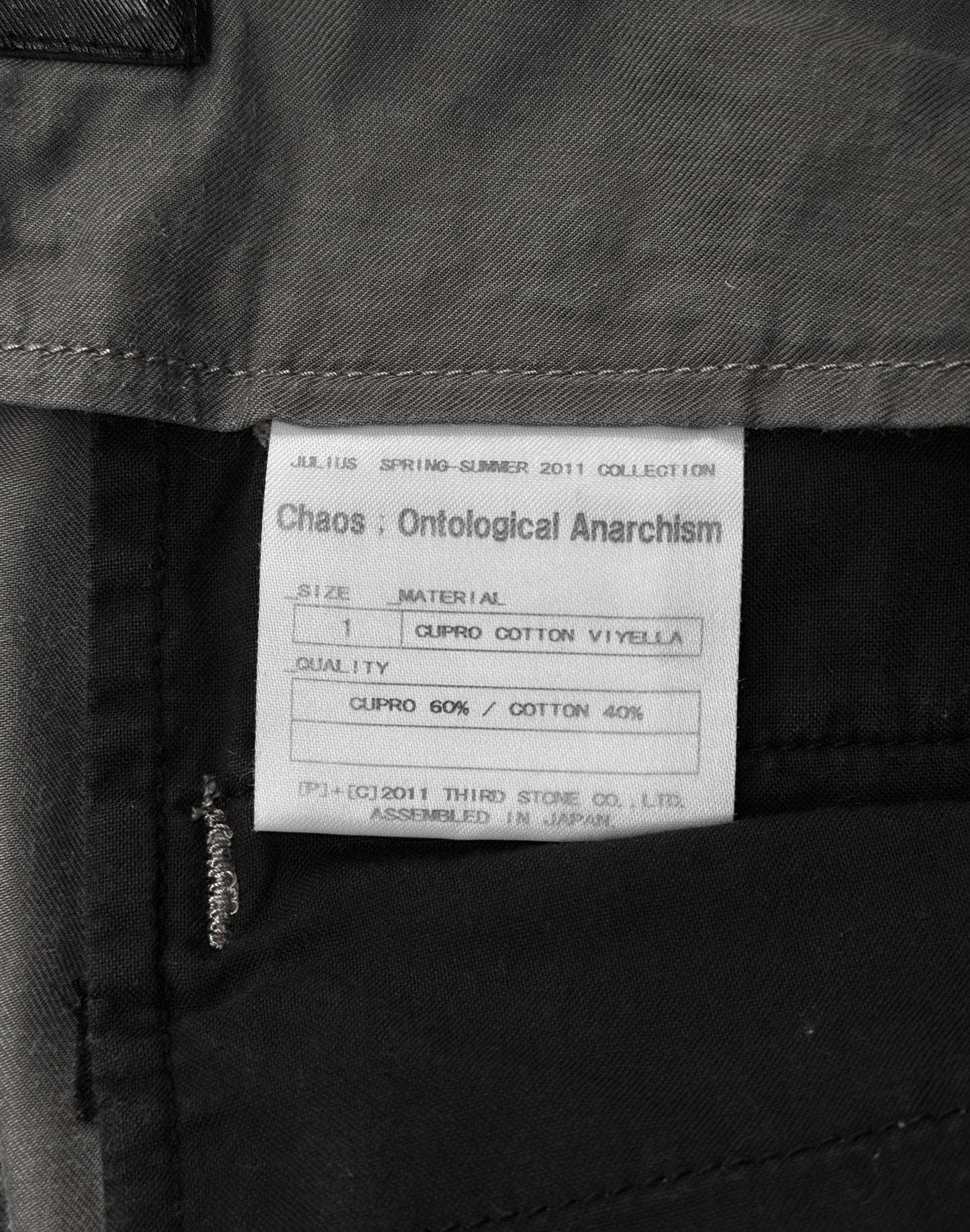 Julius_7 SS11 “Chaos; Ontological Anarchism” Gas-Mask Cargo Shorts