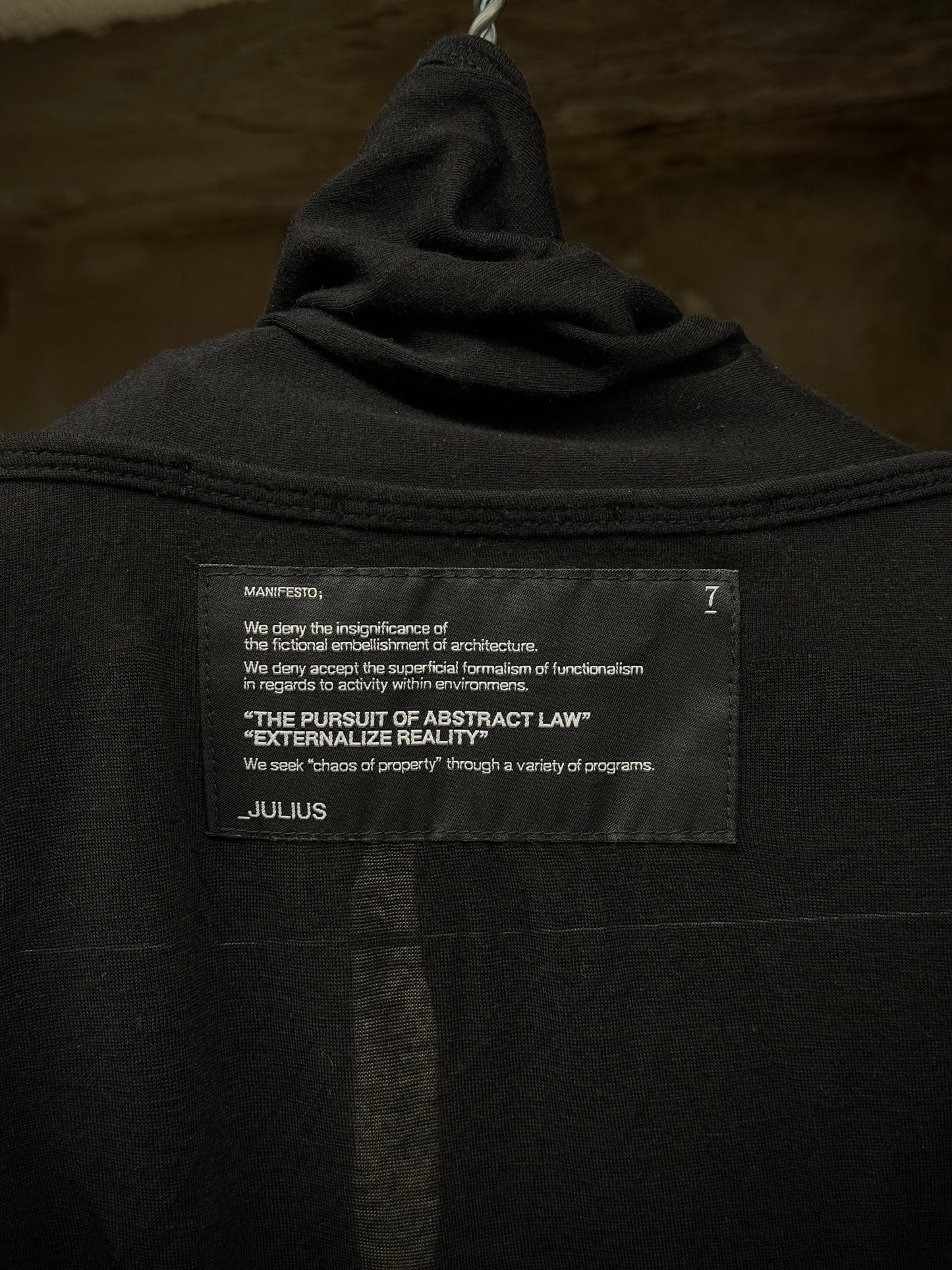 JULIUS _7 x GORDINI Black Asymmetric Double Layered Cowl Neck T-shirt detail | DRIEW GARMENTS