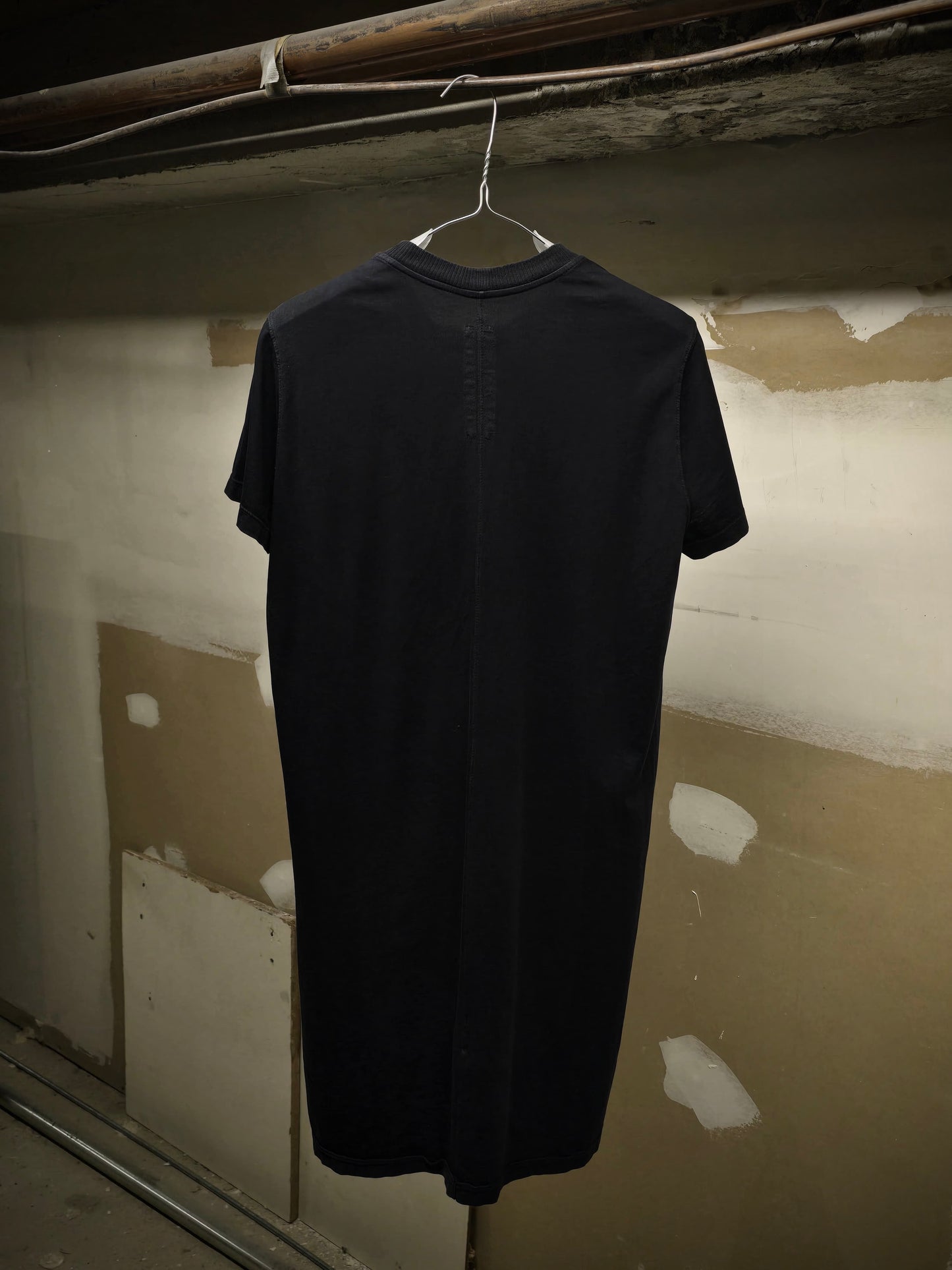 Rick Owens DRKSHDW AW16 "MASTODON" Velcro Pocket Level T-shirt detail | DRIEW GARMENTS