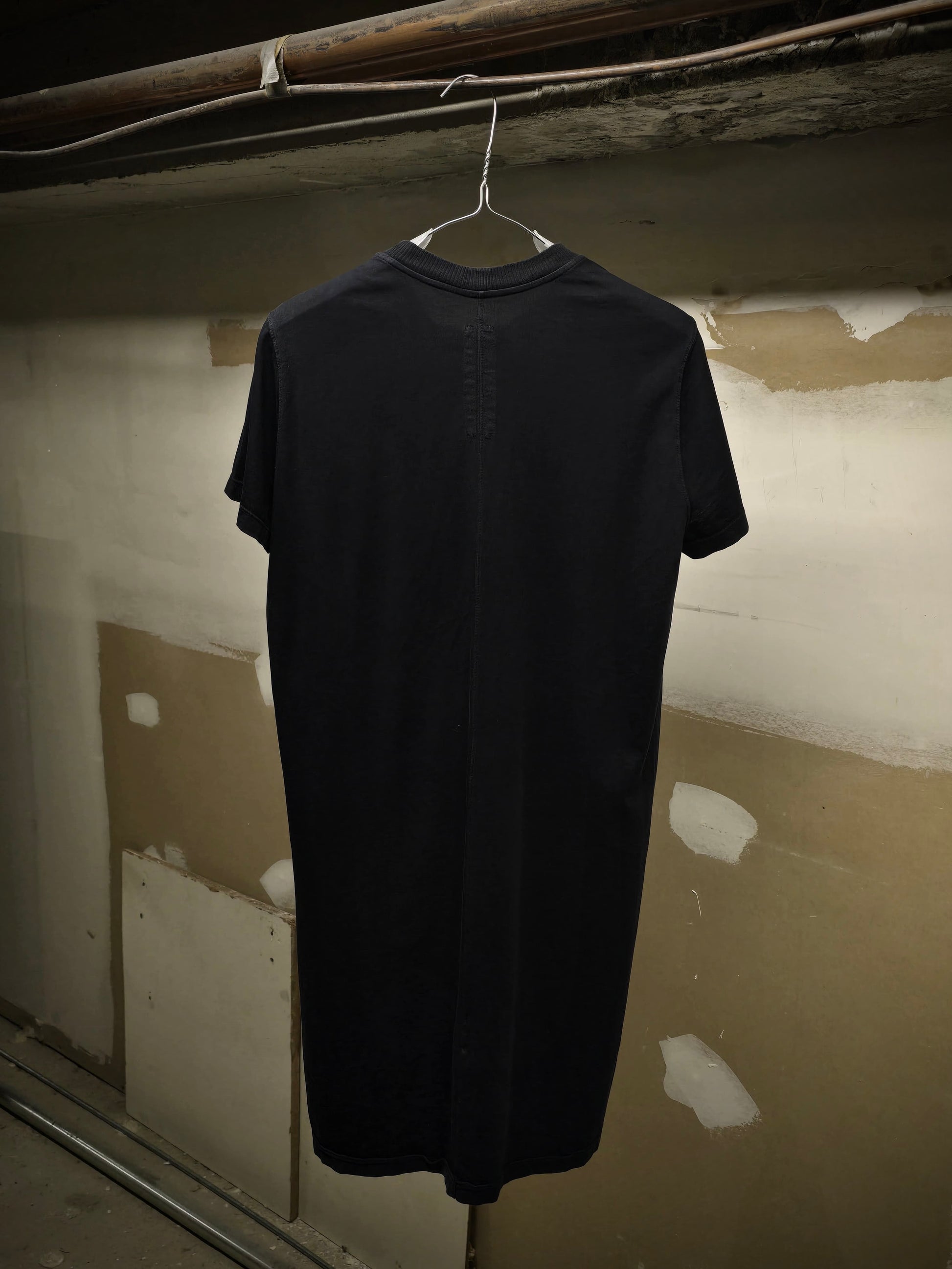 Rick Owens DRKSHDW AW16 "MASTODON" Velcro Pocket Level T-shirt detail | DRIEW GARMENTS
